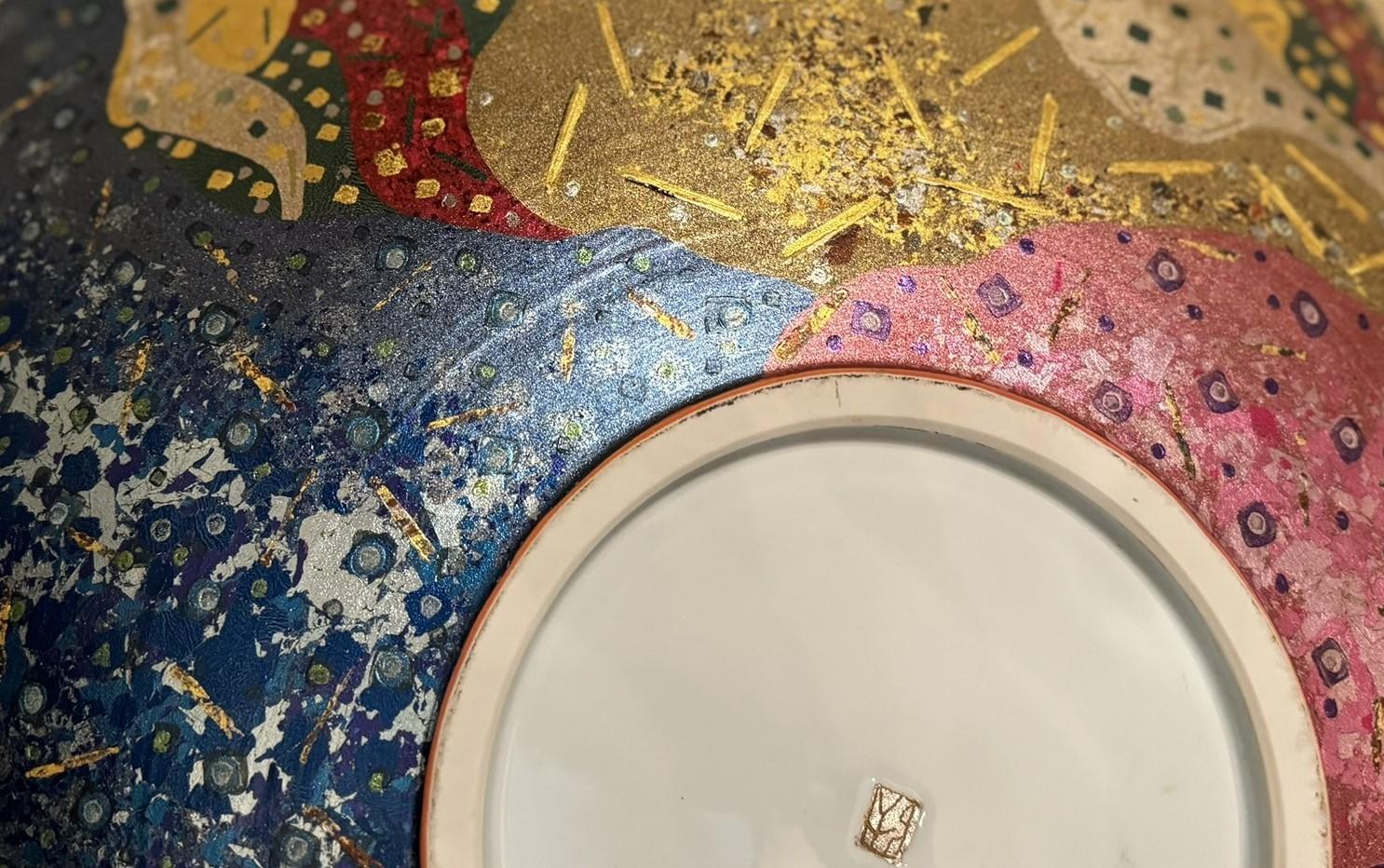Japanese Platinum Gold Blue Pink Porcelain Charger by Contemporary Master Artist For Sale 5