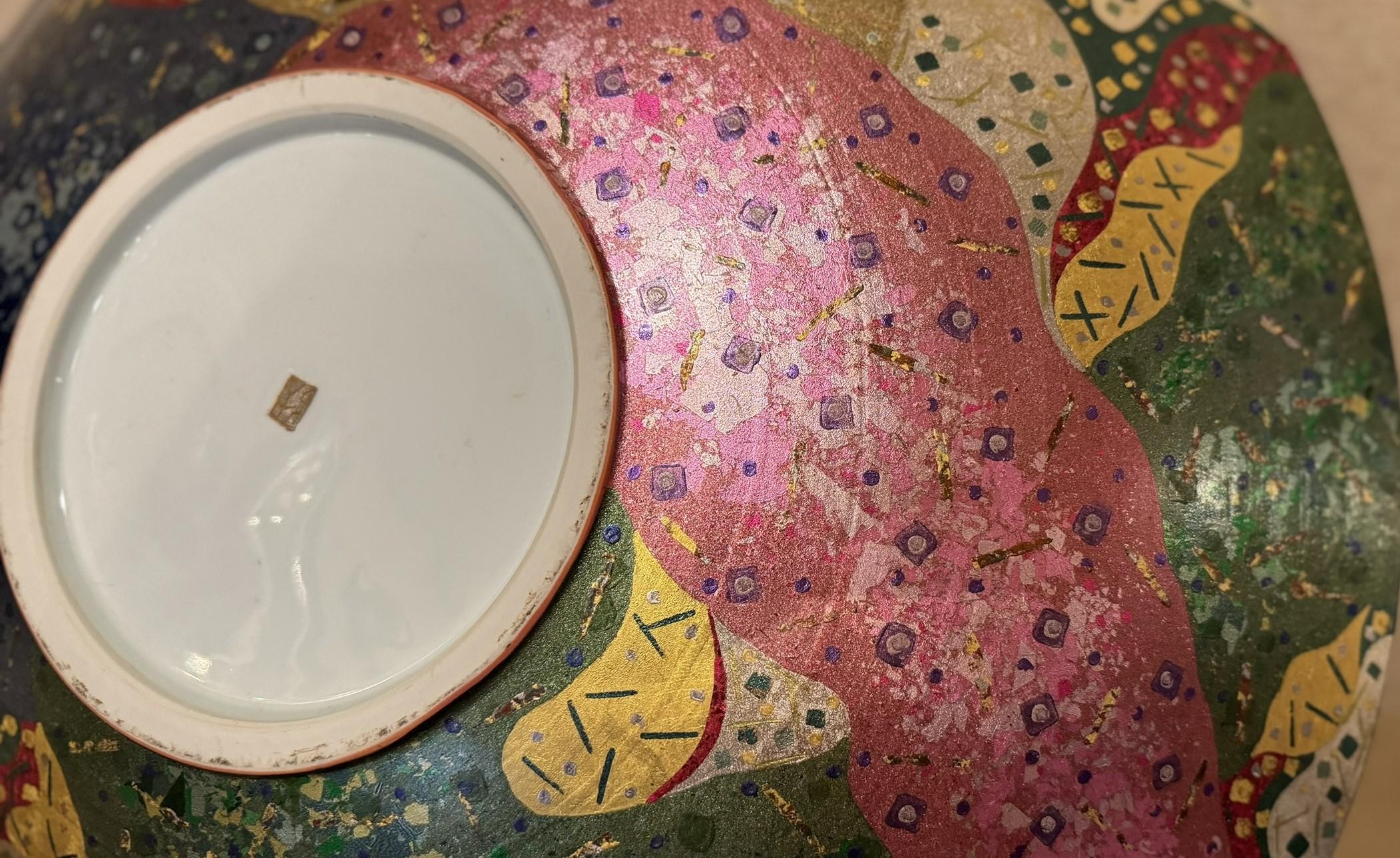 Japanese Platinum Gold Blue Pink Porcelain Charger by Contemporary Master Artist For Sale 4