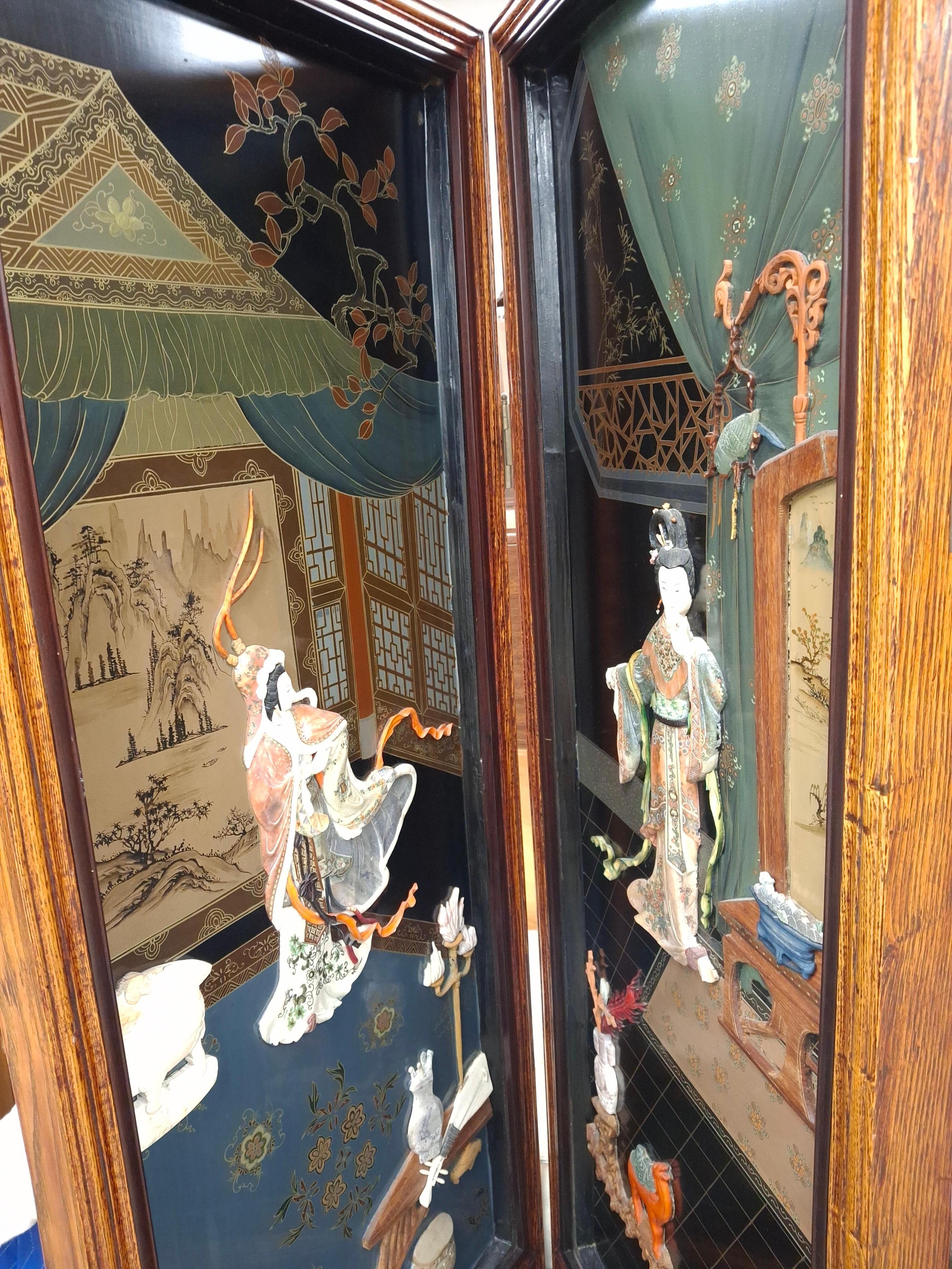 Japanischer polychromer Eichenlack mit bemalten und geschnitzten Steinfiguren Vier-Panel-Bildschirm im Angebot 4