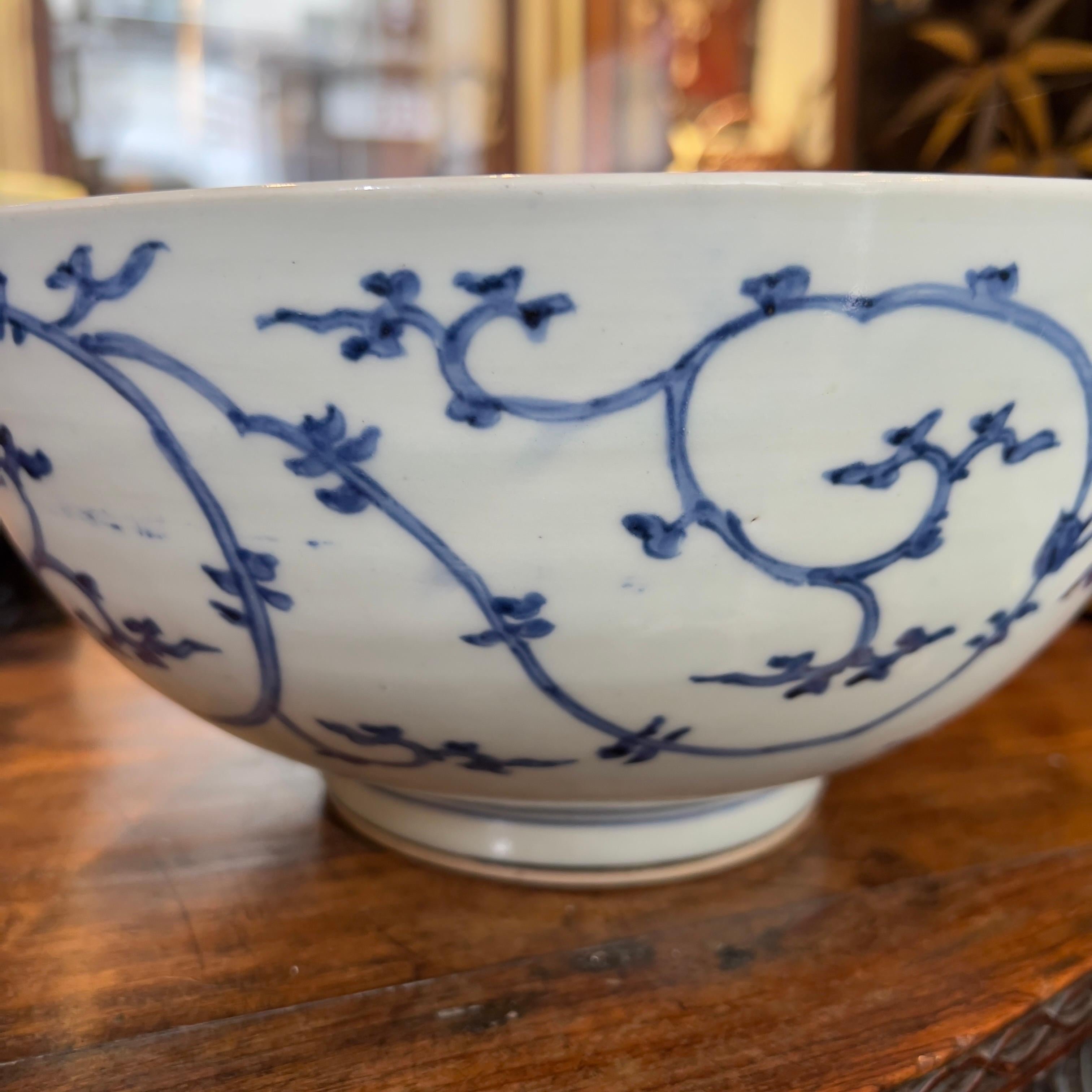 Hand-Painted Japanese porcelain blue and white Bowl, Japan , Arita Edo period, 18th Century  For Sale