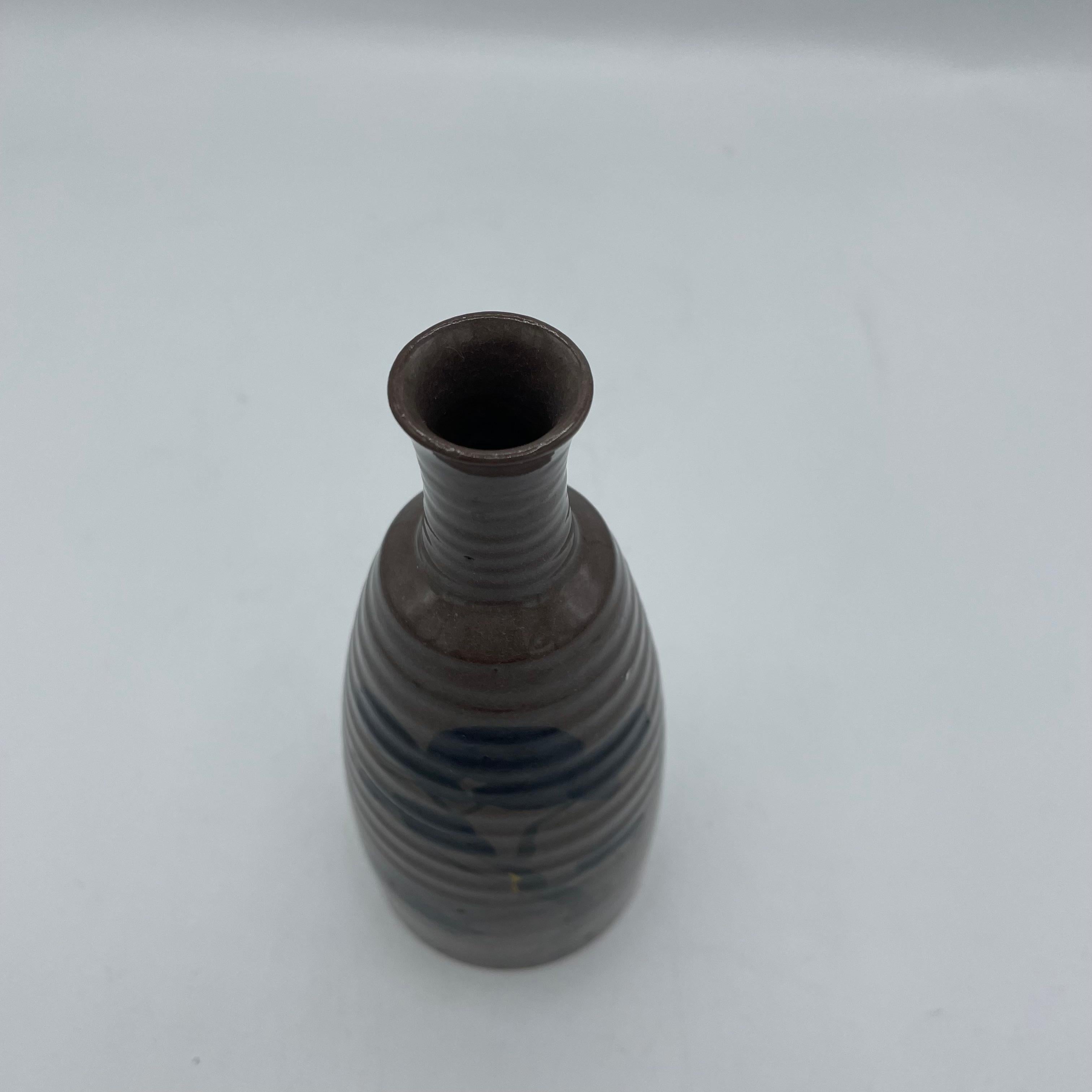 Japanese Porcelain Bottle of Sake Tokkuri 'Matsu' 1980s For Sale 1