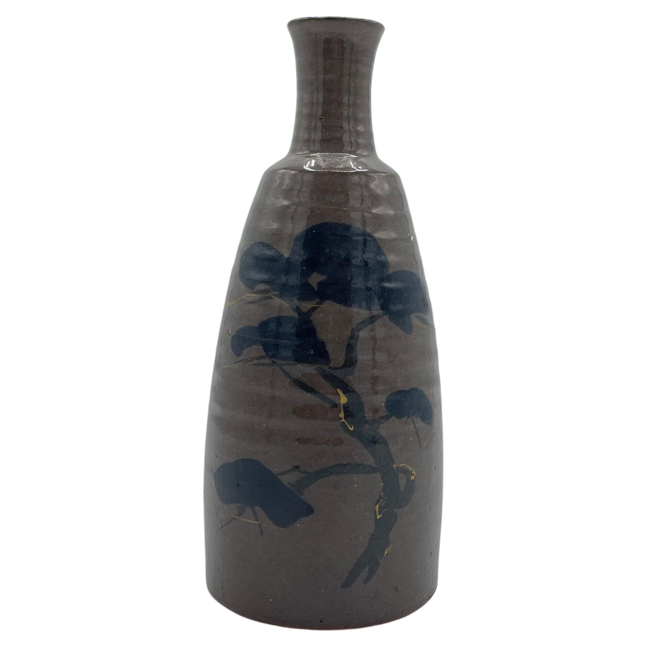 Japanische Porzellanflasche für Sake Tokkuri 'Matsu' 1980er Jahre