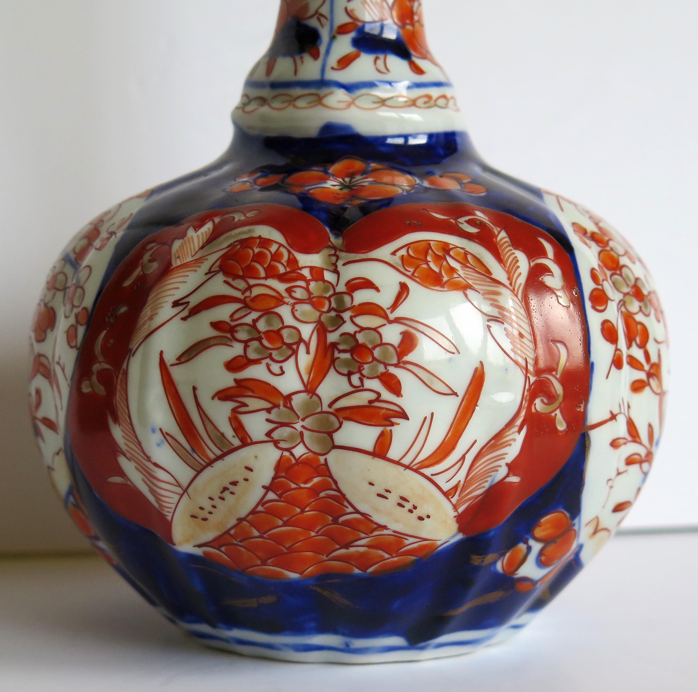 Japanese Porcelain Bottle Vase Hand Painted Imari, Meiji Period Circa 1875 5