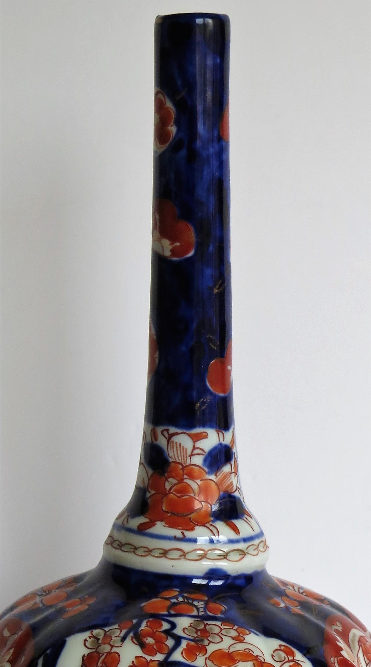 Japanese Porcelain Bottle Vase Hand Painted Imari, Meiji Period Circa 1875 9