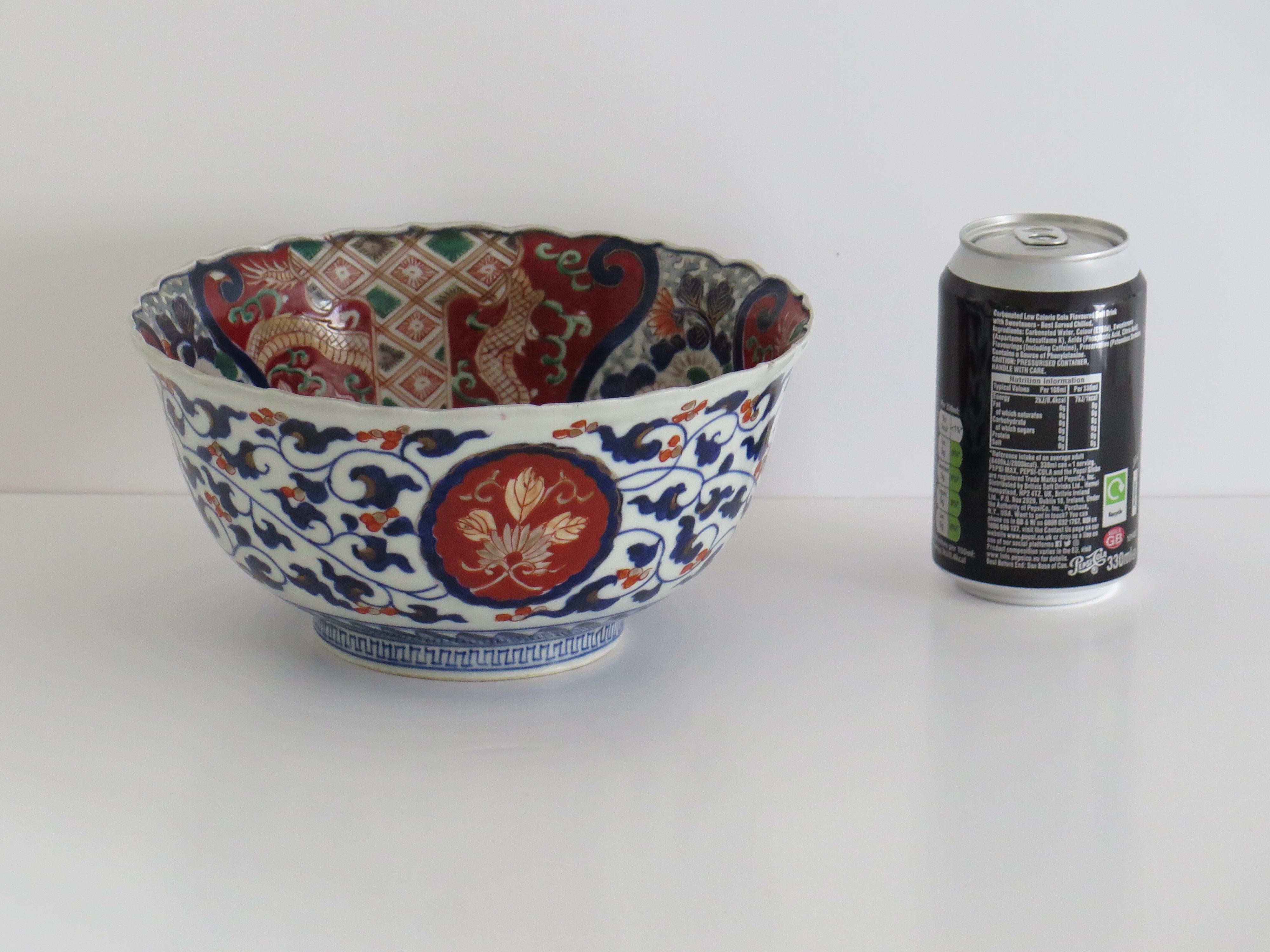 Japanese Porcelain Bowl Hand-Painted Vines, flowers & Dragons, Meiji Ca 1860 For Sale 13