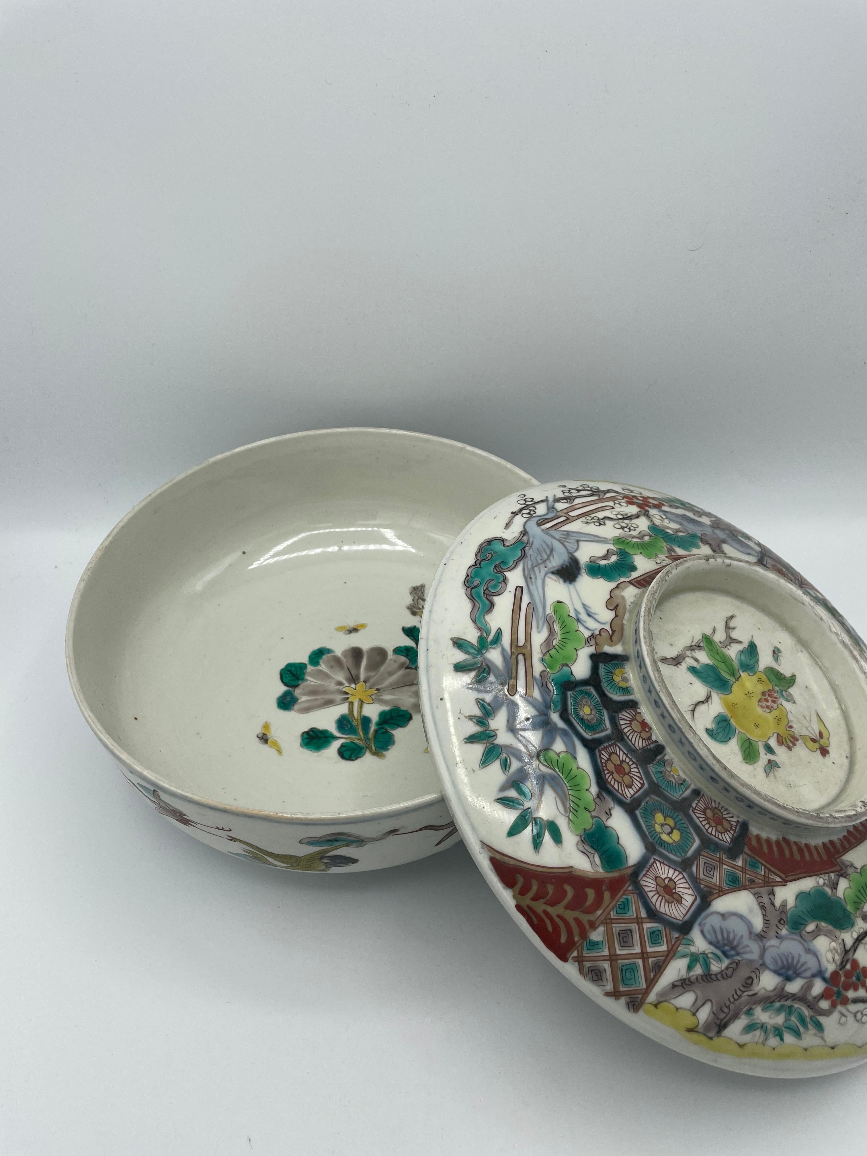 Hand-Painted Japanese Porcelain Bowl Imari with a Lid Meiji Era