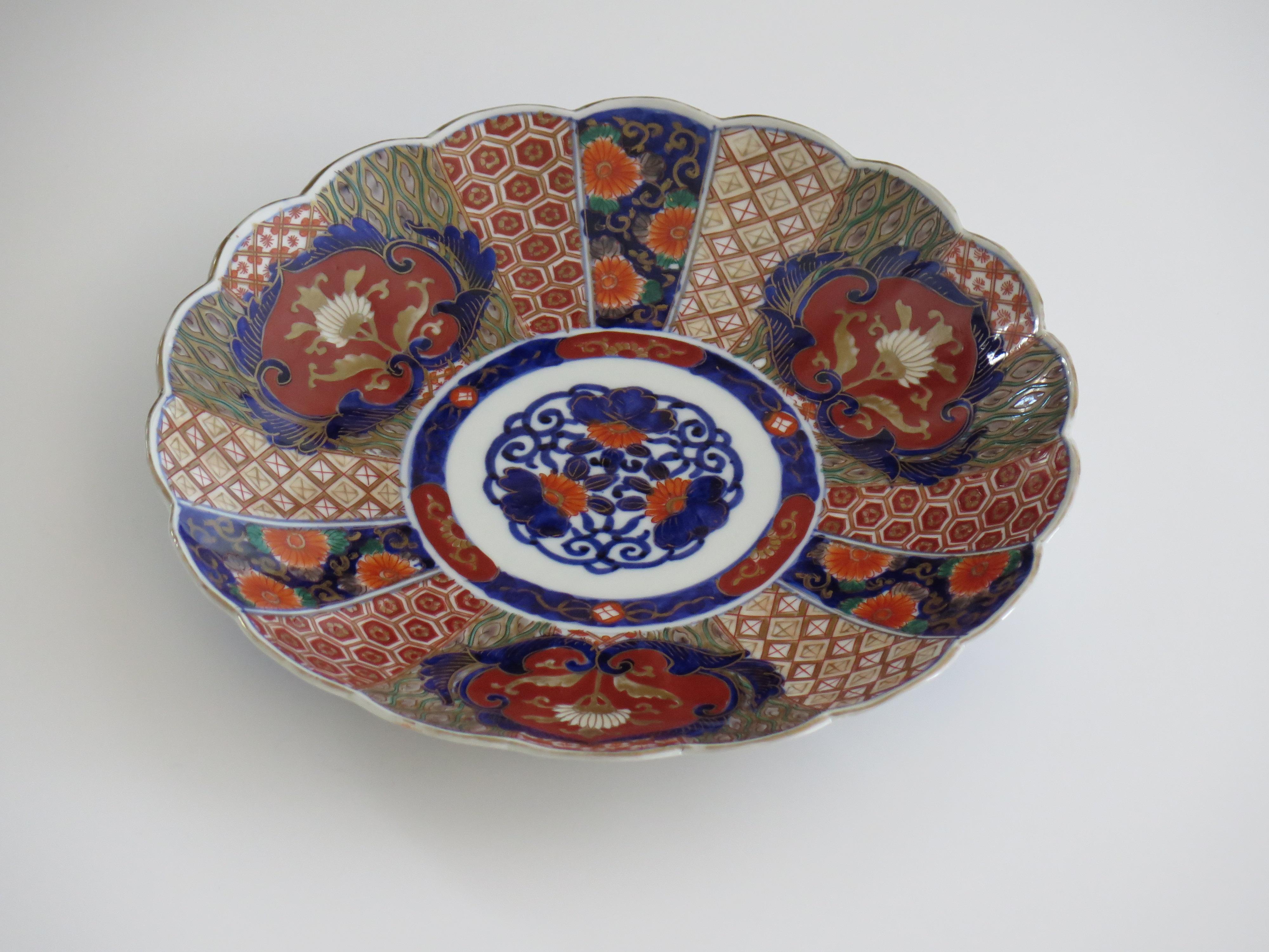 Japanese Porcelain Charger or Large Plate Hand Painted Imari, 19th C Meiji  For Sale 3