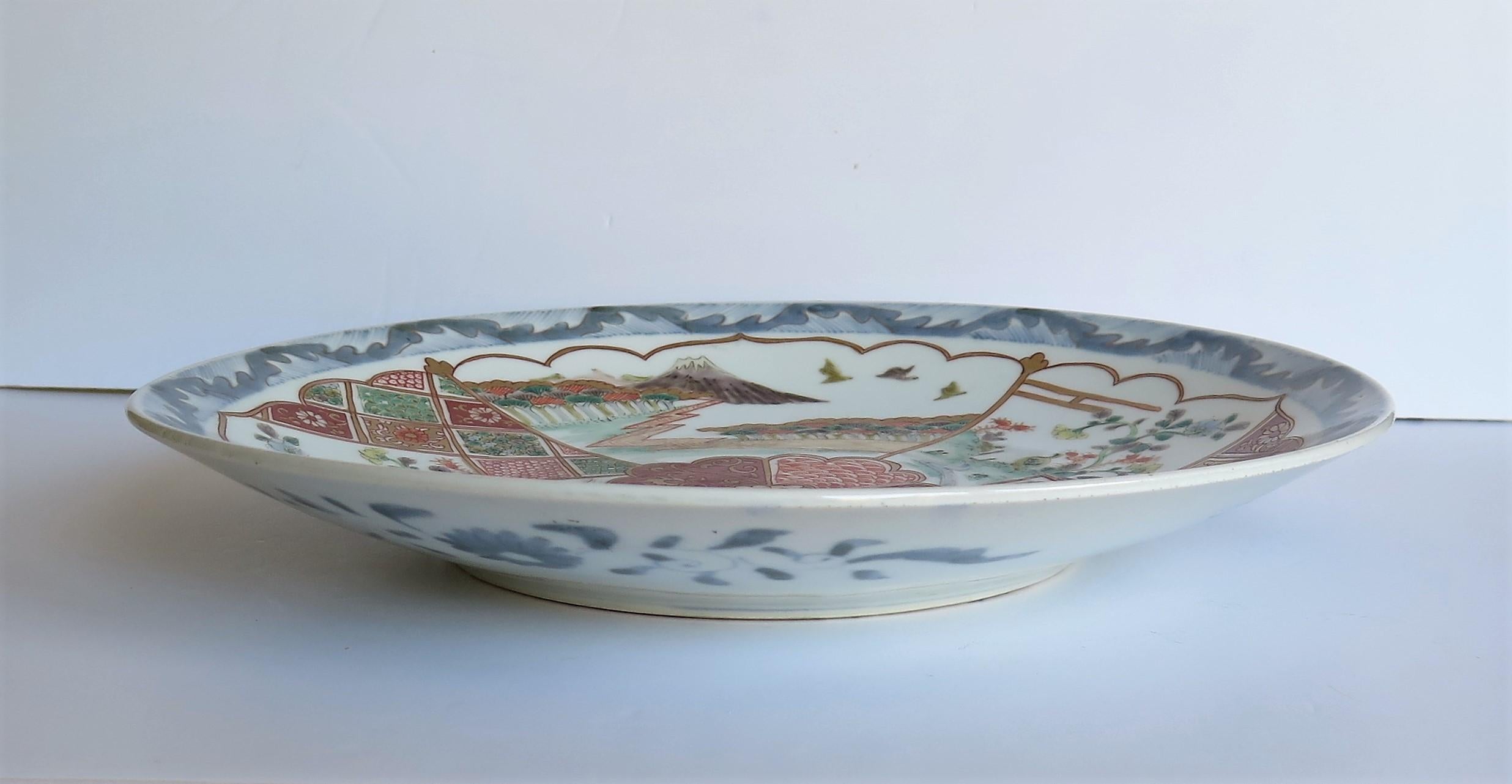 Japanese Porcelain Charger Plate Finely Hand Painted, Edo Period Circa 1840 For Sale 4