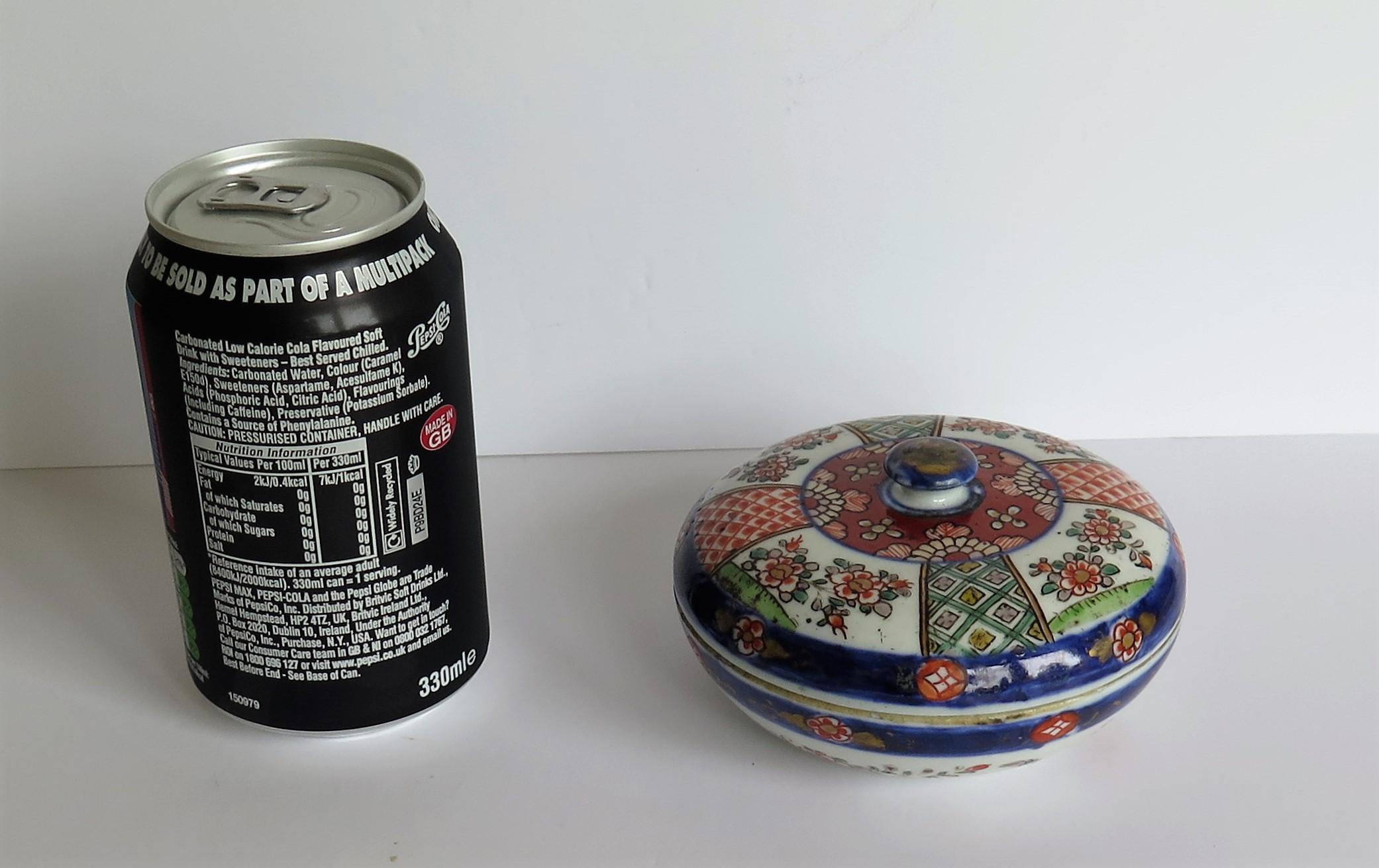 Japanese Porcelain Circular Lidded Box Hand Painted, Meiji Period circa 1880 13