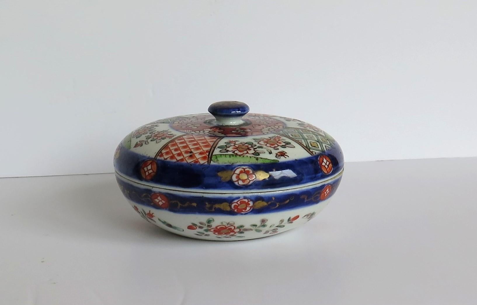 Hand-Painted Japanese Porcelain Circular Lidded Box Hand Painted, Meiji Period circa 1880