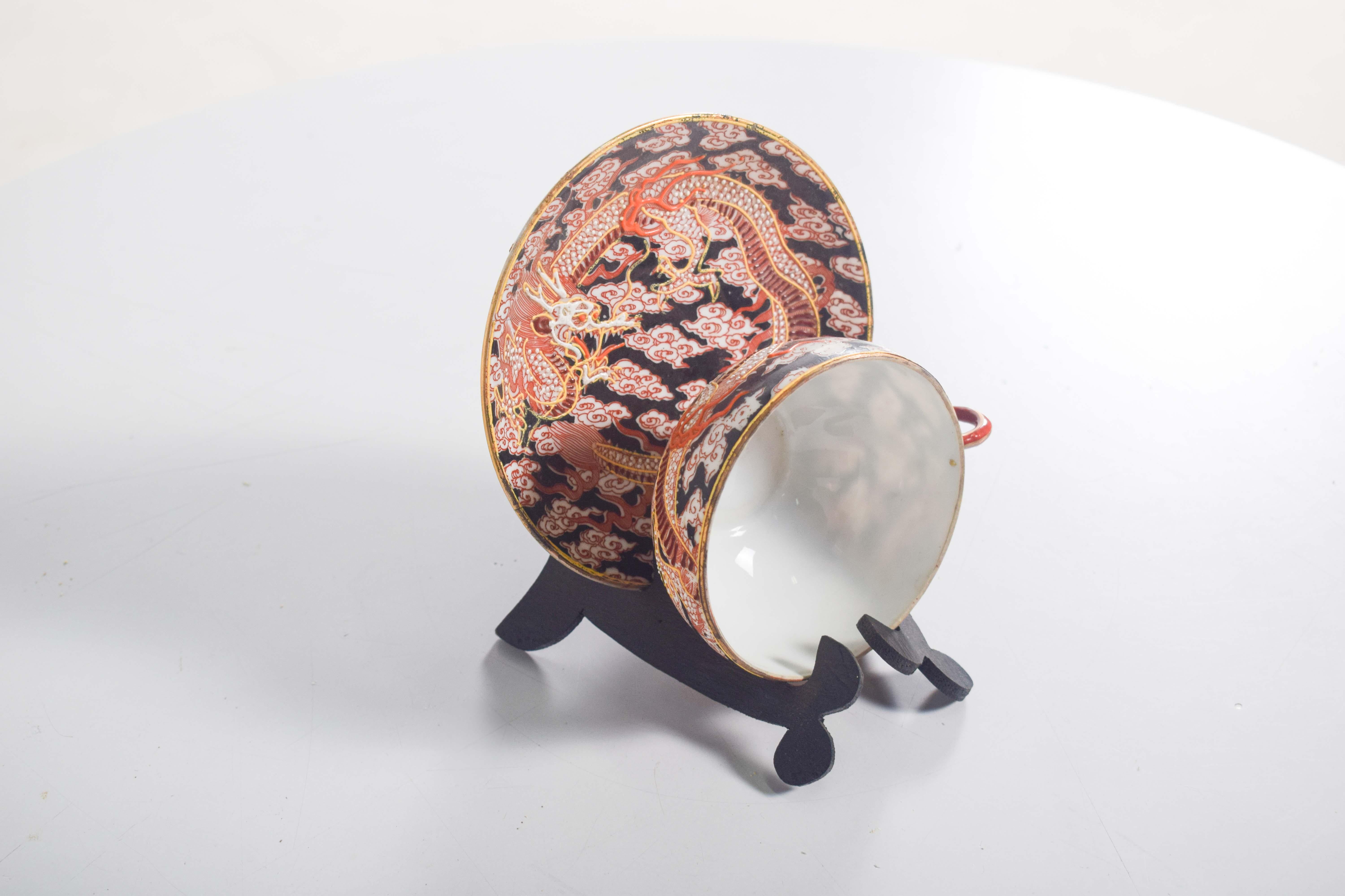 Japanese porcelain cup and saucer In Good Condition For Sale In Lisboa, Lisboa