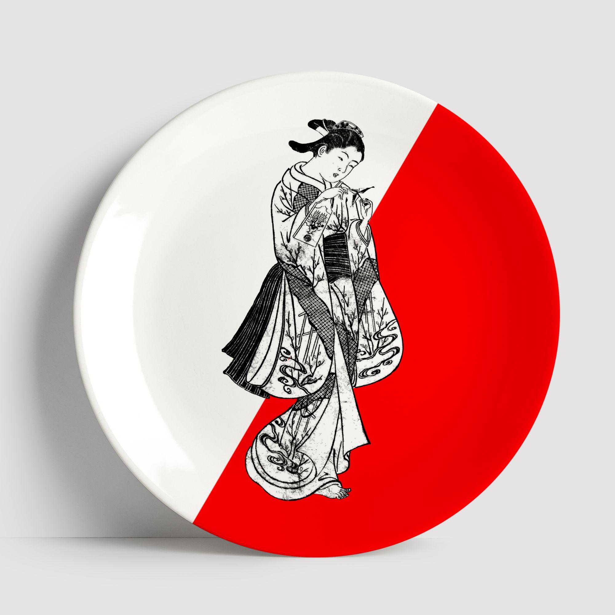 Beautiful Woman Japanese porcelain dinner plate by Plus Lab will make an elegant statement with sophisticated Art de la table for every occasion

Handmade in Italy

Upon request available in a set of three or six plates.