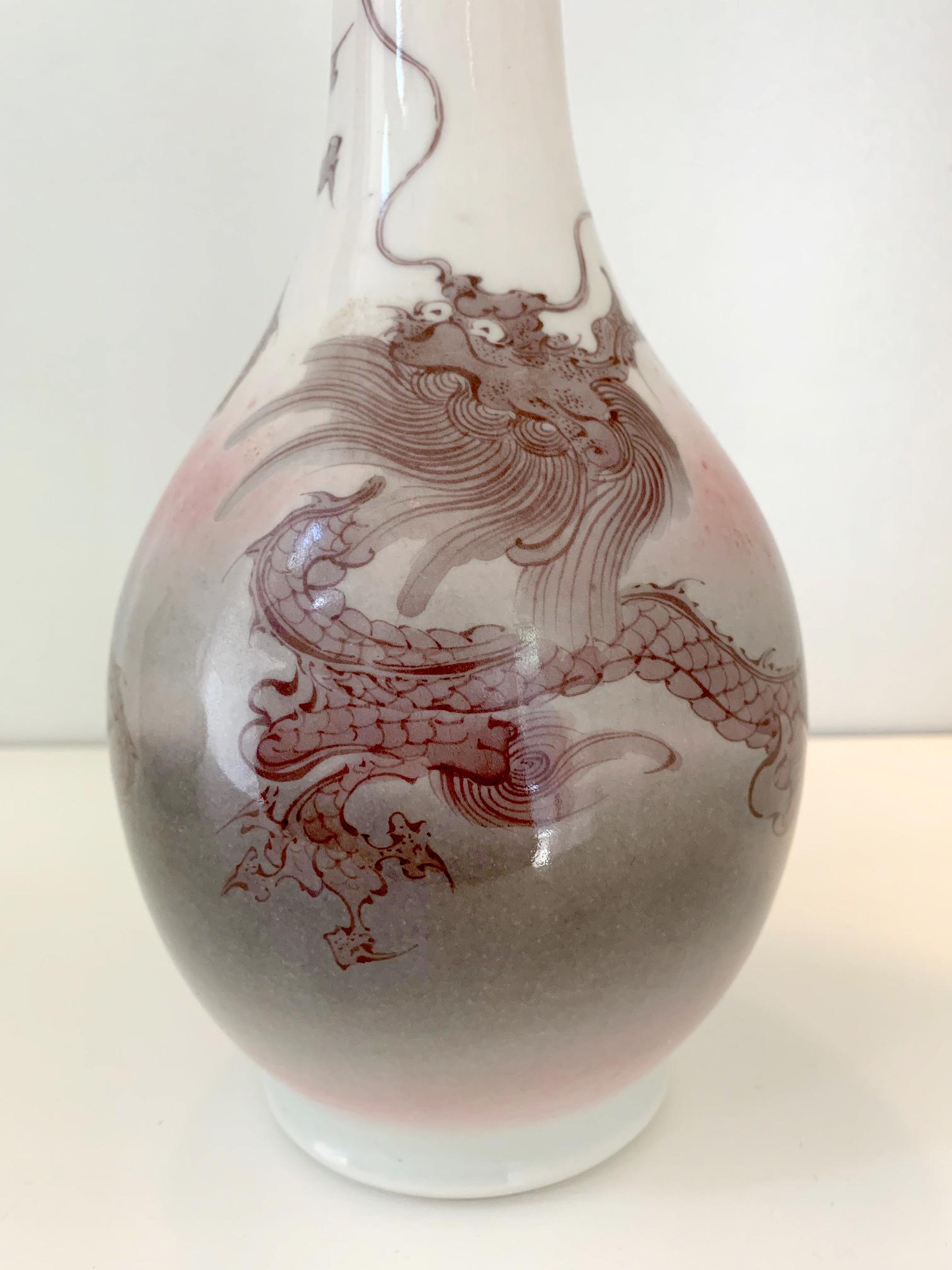 Japanische glasierte Vase mit Drachen aus japanischem Porzellan Mazuku Kozan (Frühes 20. Jahrhundert) im Angebot