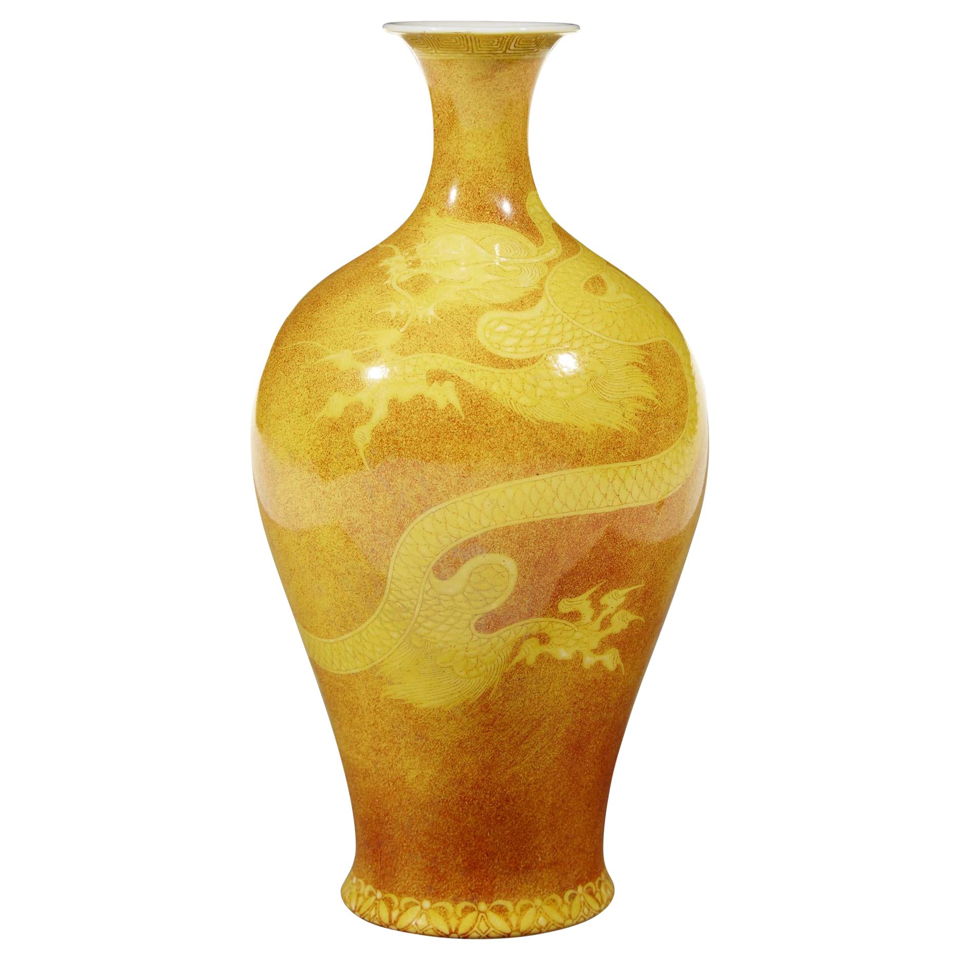 Japanese Porcelain Dragon Vase by Makuzu Kozan Meiji Period