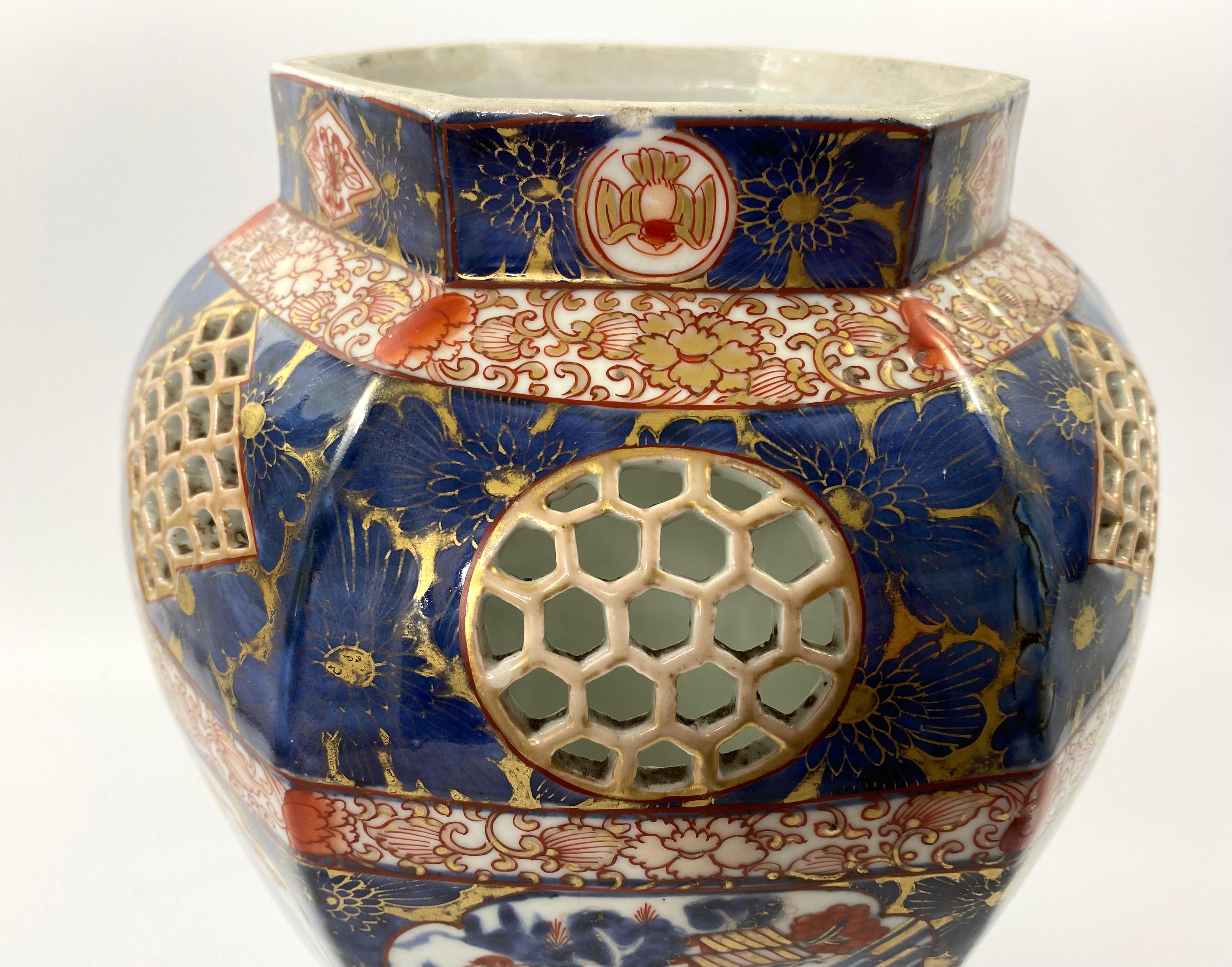 Japanese Porcelain ‘Imari’ Vase, Arita, c. 1700, Edo Period In Good Condition In Gargrave, North Yorkshire