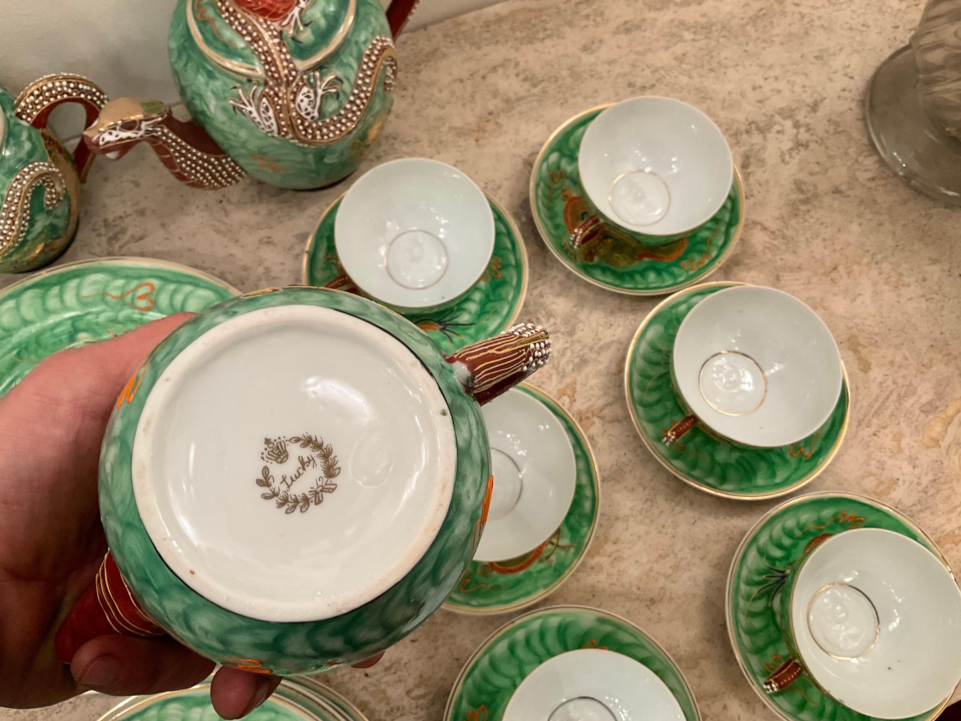 Japanese Porcelain, Satsuma Tea Set, 23 Pieces For Sale 3