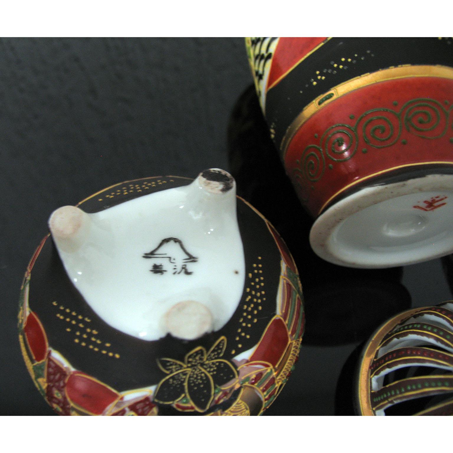 Japanese Porcelain Satsuma Vases 4