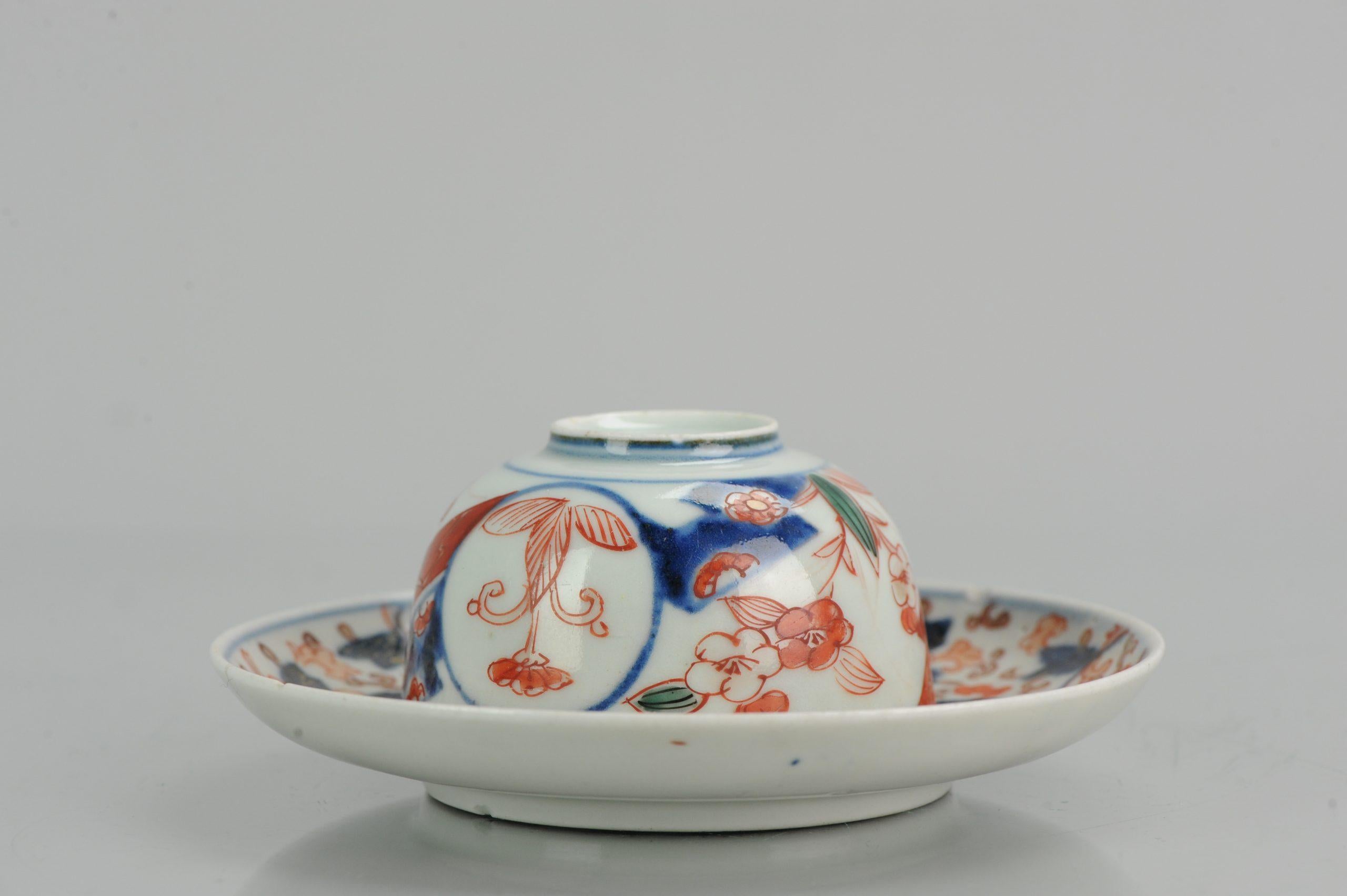 Tazza da tè e piattino in porcellana giapponese Imari Porcelain, periodo Edo, 18° sec. In condizioni buone in vendita a Amsterdam, Noord Holland