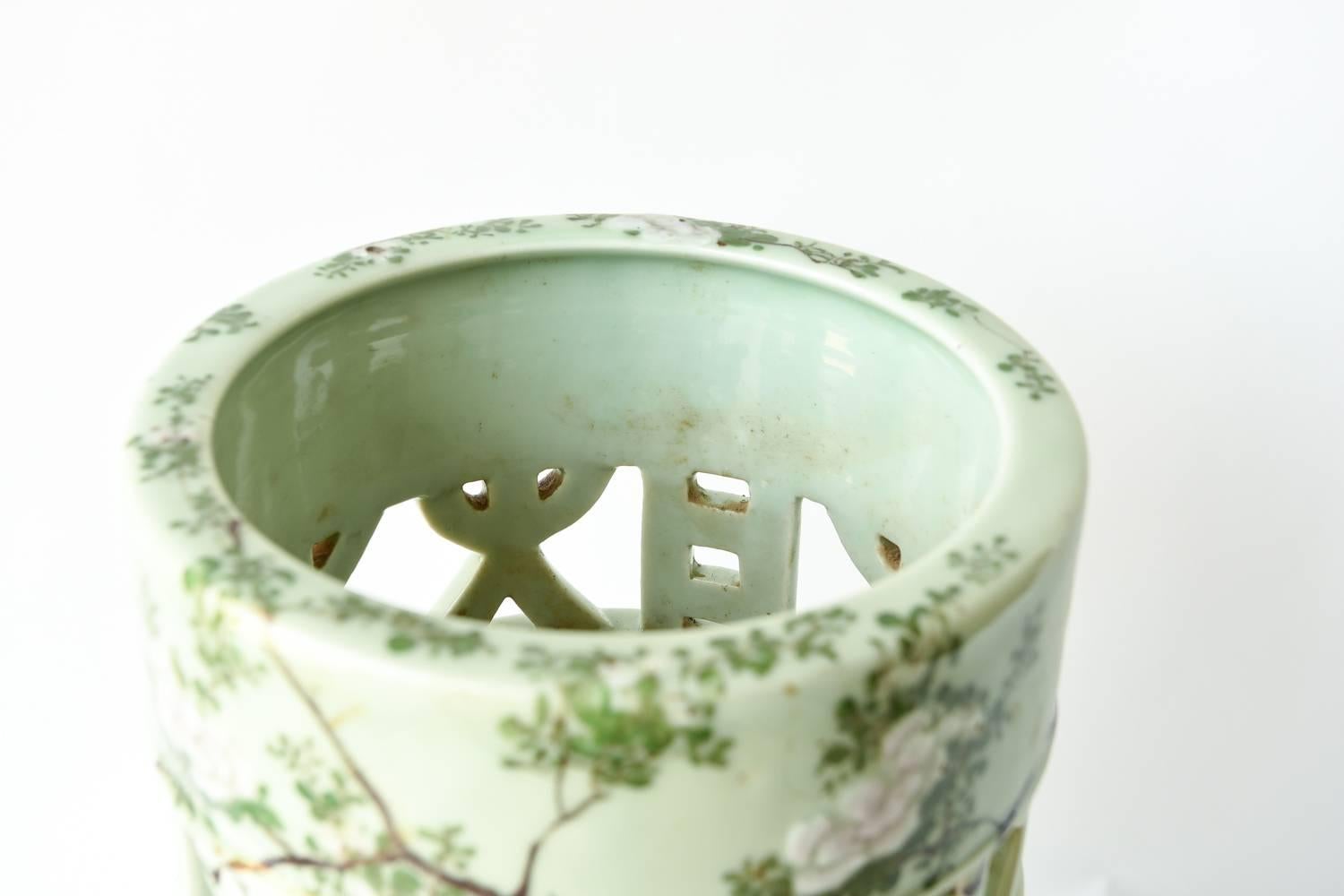 Japon:: fin du XIXe-début du XXe siècle:: décor général de branches fleuries.