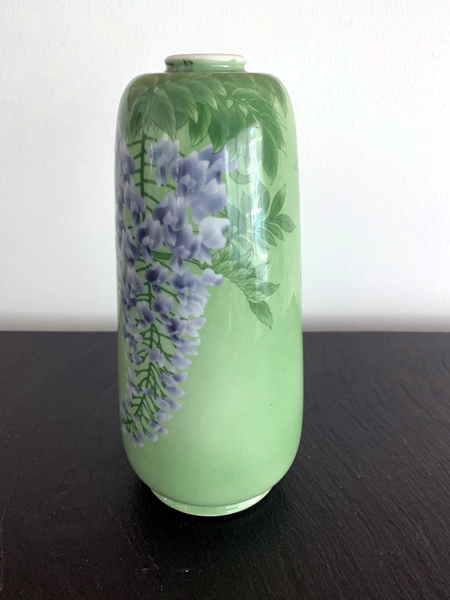 Japanese Porcelain Vase by Makuzu Kozan Meiji Era 1