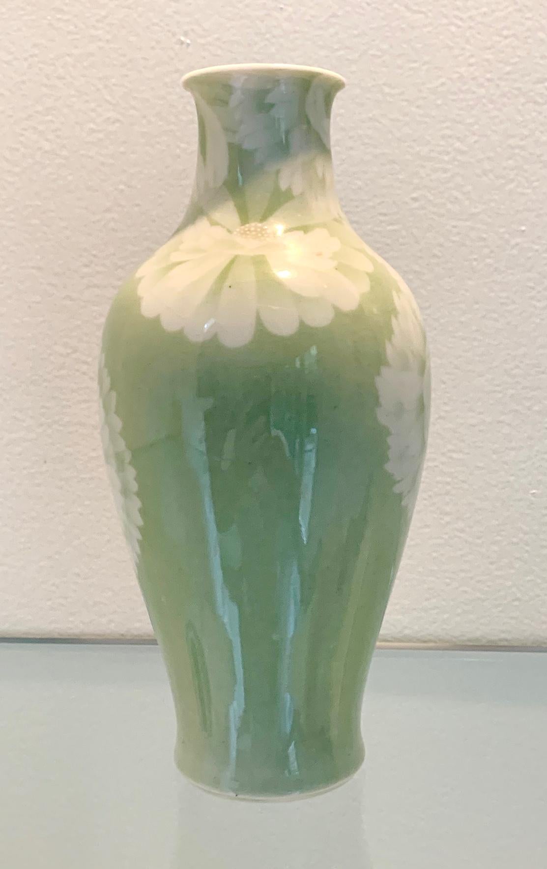 Japanese Porcelain Vase Meiji Period Makuzu Kozan For Sale 1