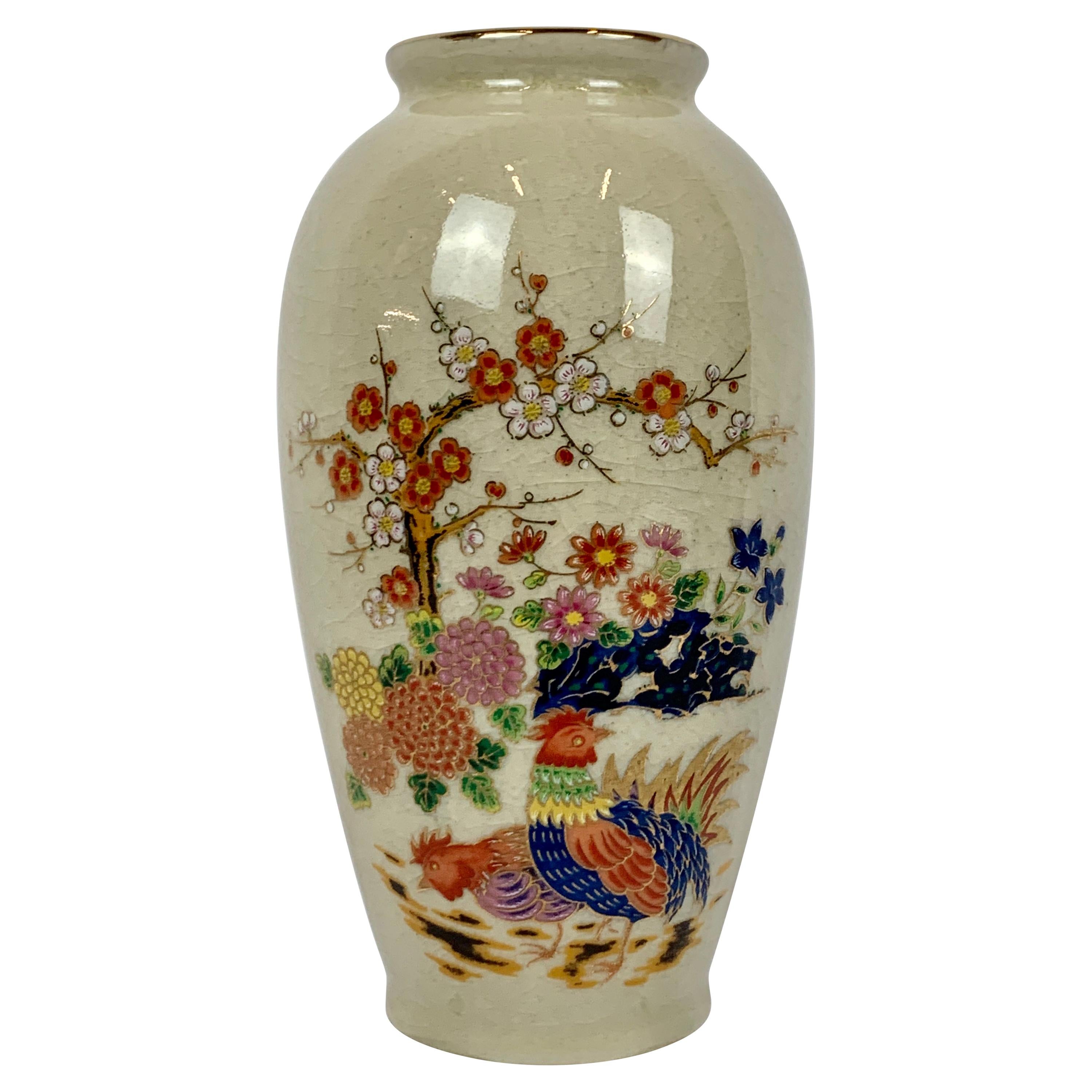  Vase japonais en porcelaine avec délicate gerbe de fleurs peintes à la main