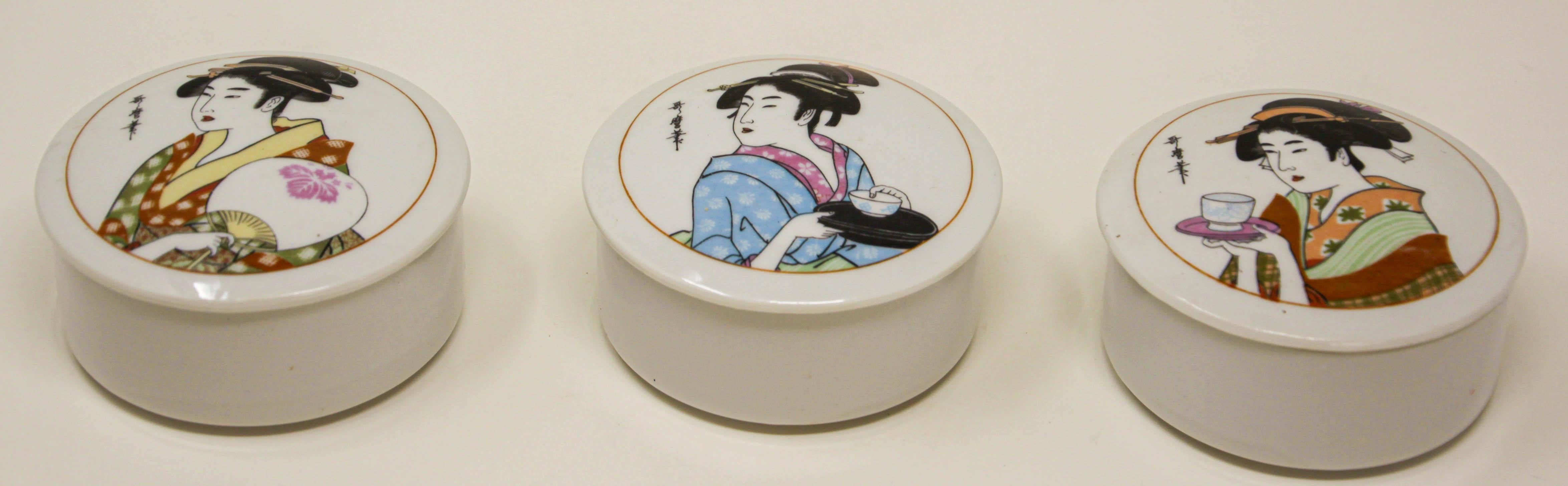 Japanisches Porzellan Vintage Trinket Lidded Boxen Satz von drei im Angebot 4