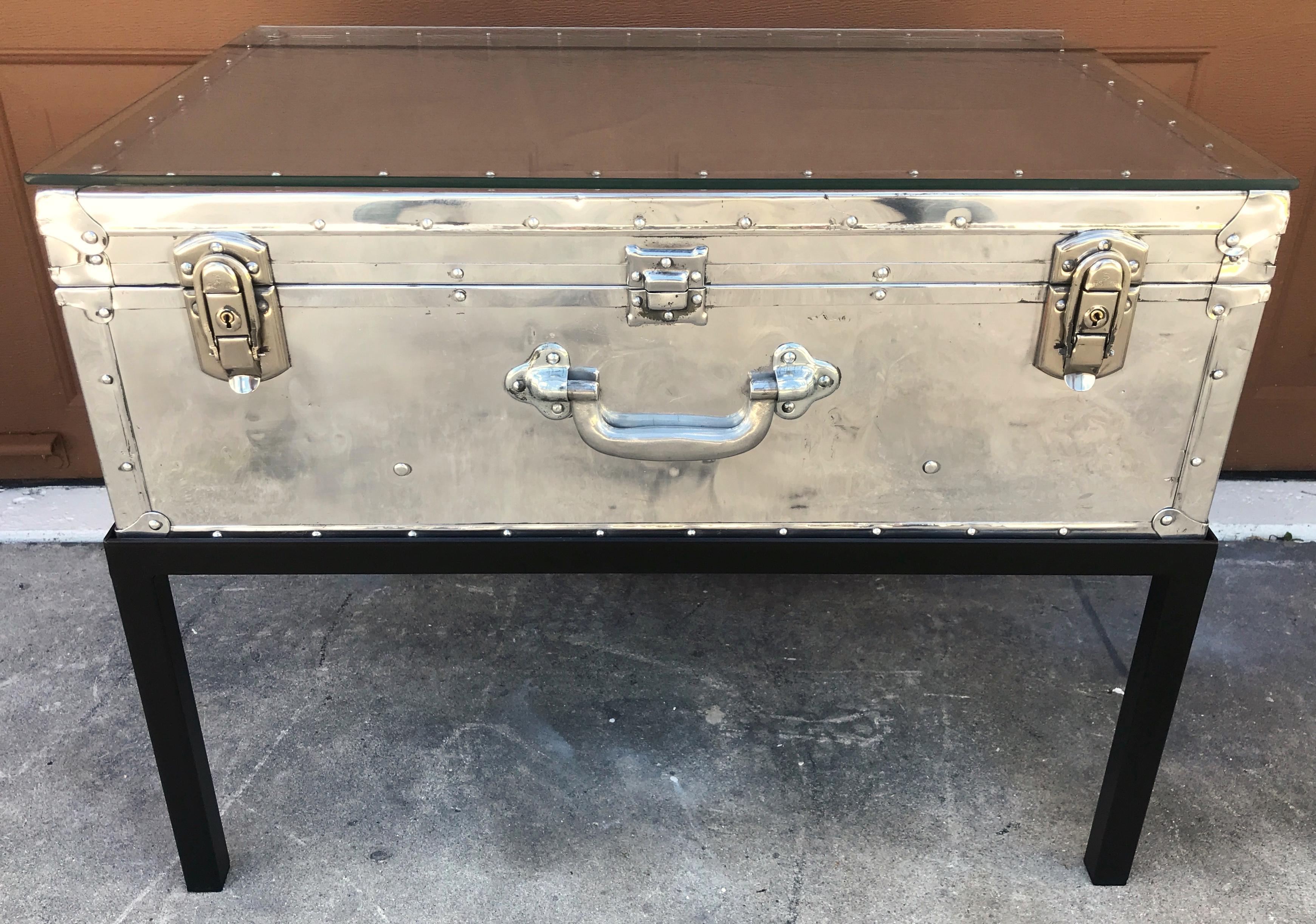 Japanese post war aluminum riveted trunk on iron stand with glass top, restored
Stamped TS Tokyo on the lock, at the time of posting we have another trunk and stand LU2592316549342
Each item consists of a custom glass top, trunk and iron