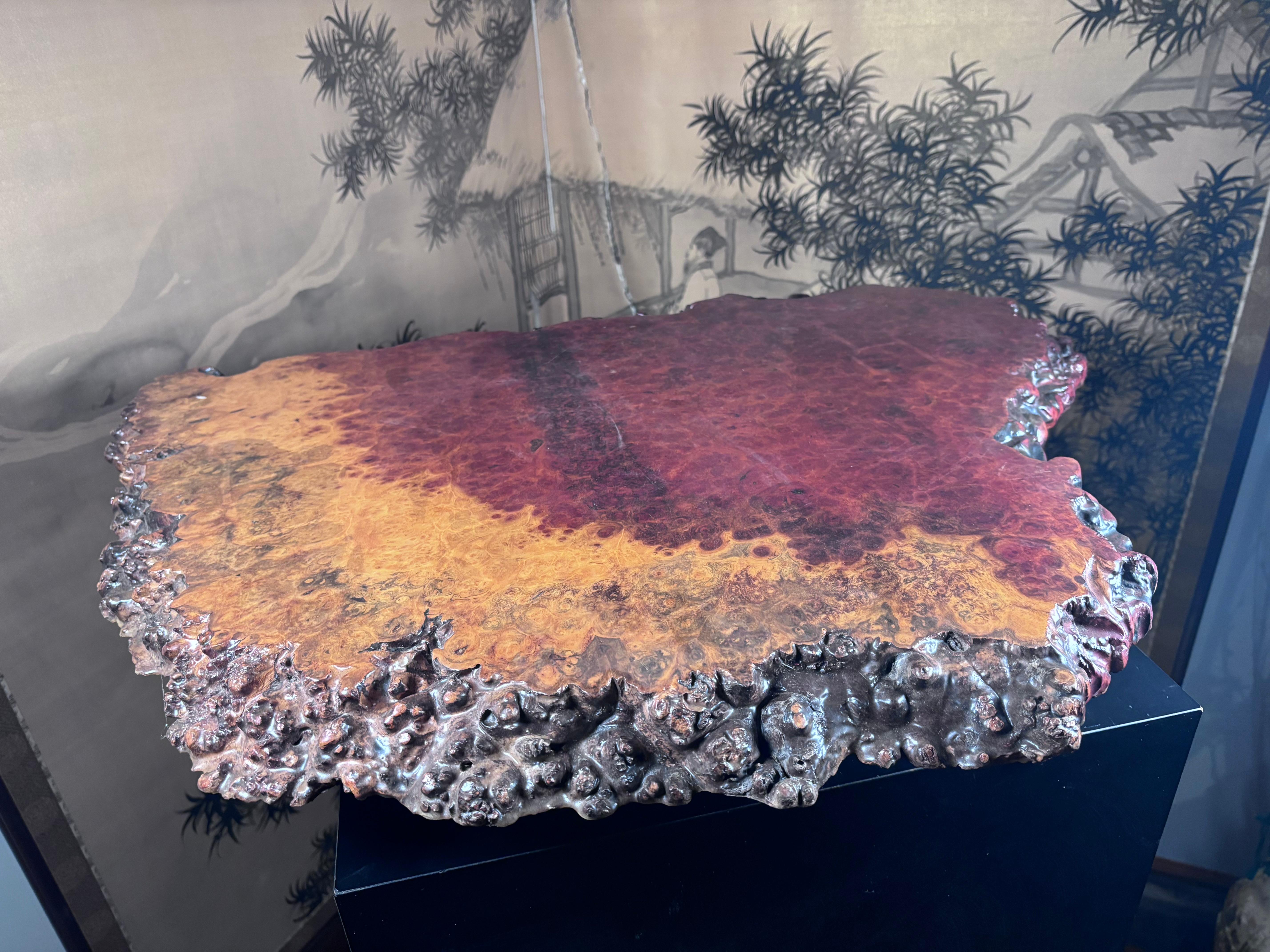 Expositor Japonés de Madera Preciosa de Burl Fina Calidad Taisho en venta