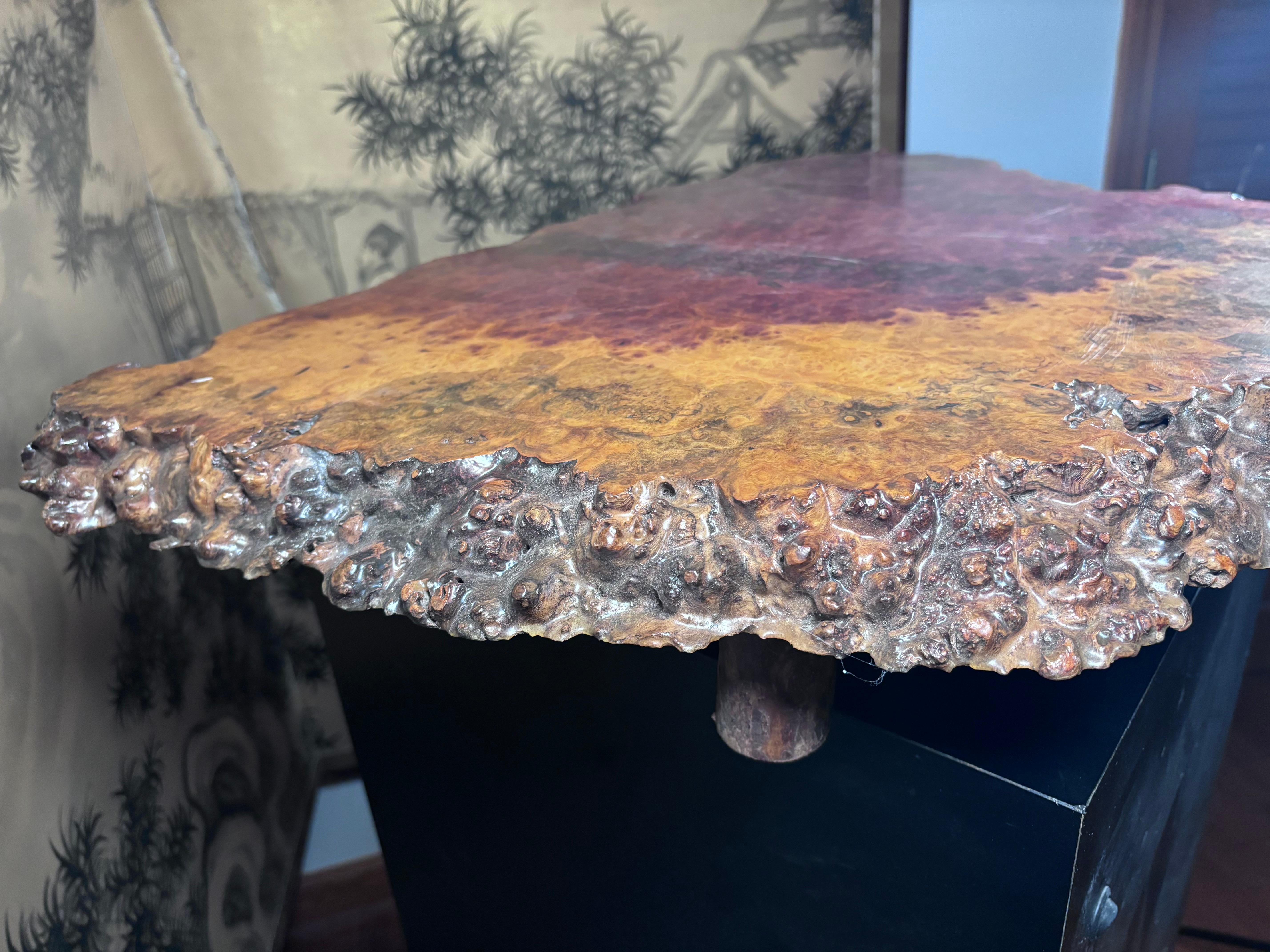 Expositor Japonés de Madera Preciosa de Burl Fina Calidad siglo XX en venta