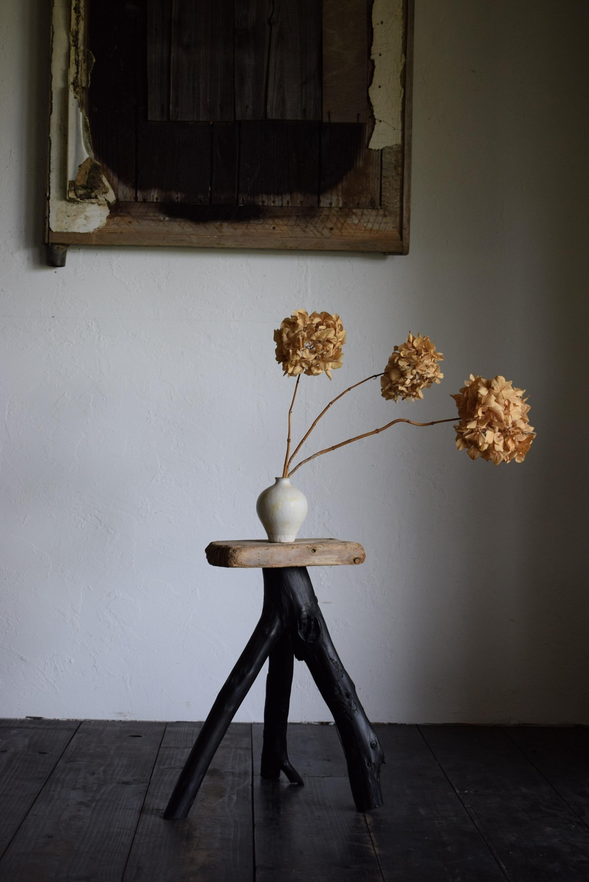 Japanese primitive stool / wabi-sabi stool / Flower stand In Good Condition In Sammu-shi, Chiba