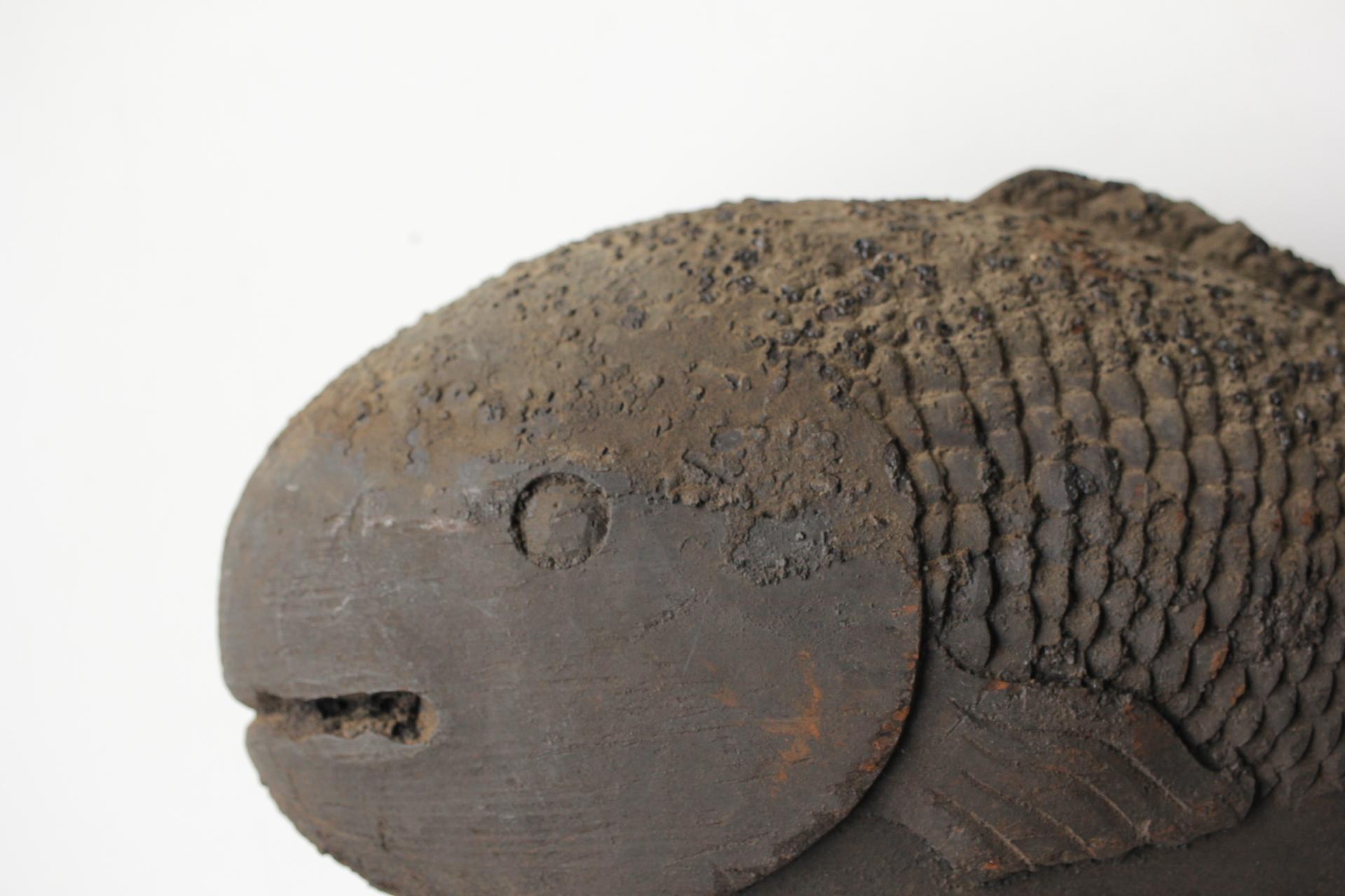 Japanese Primitives Antiques : Hearth Tools Fish-shaped wood Hook Farmer Life In Distressed Condition For Sale In Niiza, JP