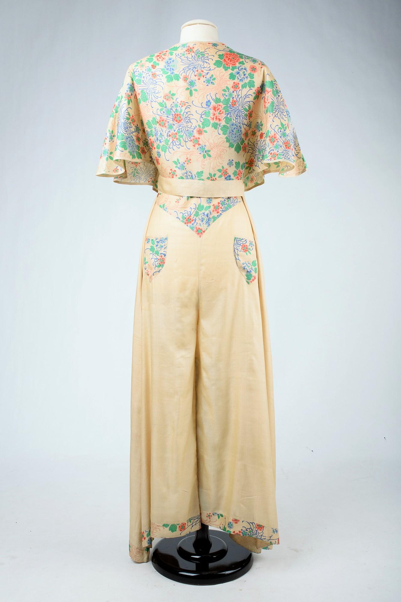 Japanese printed silk pajamas - France Circa 1935 For Sale 4