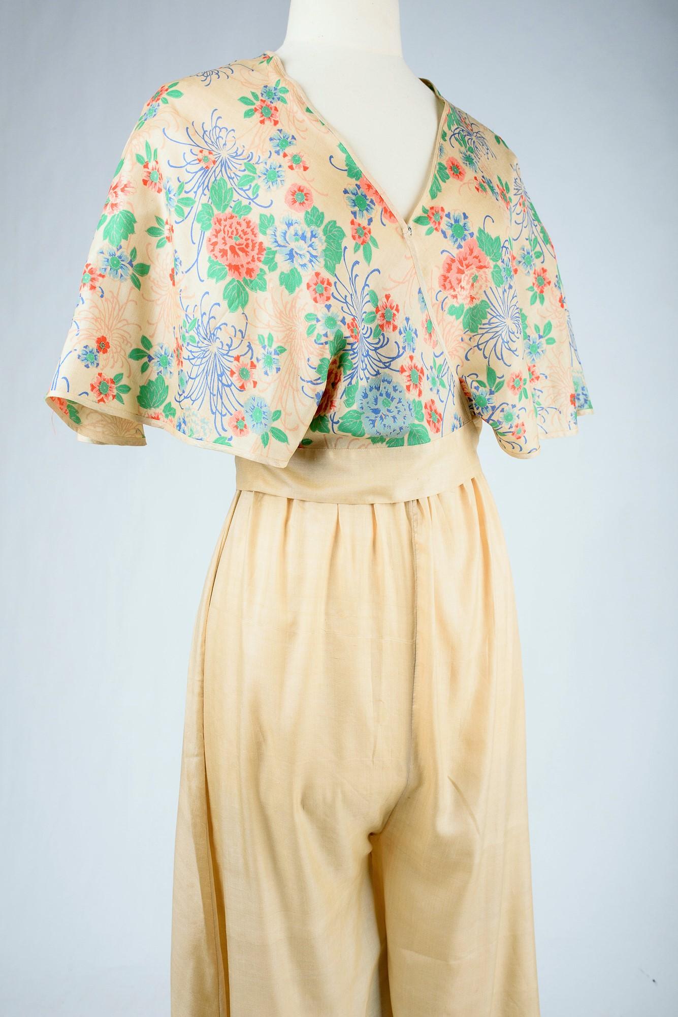 Women's Japanese printed silk pajamas - France Circa 1935 For Sale