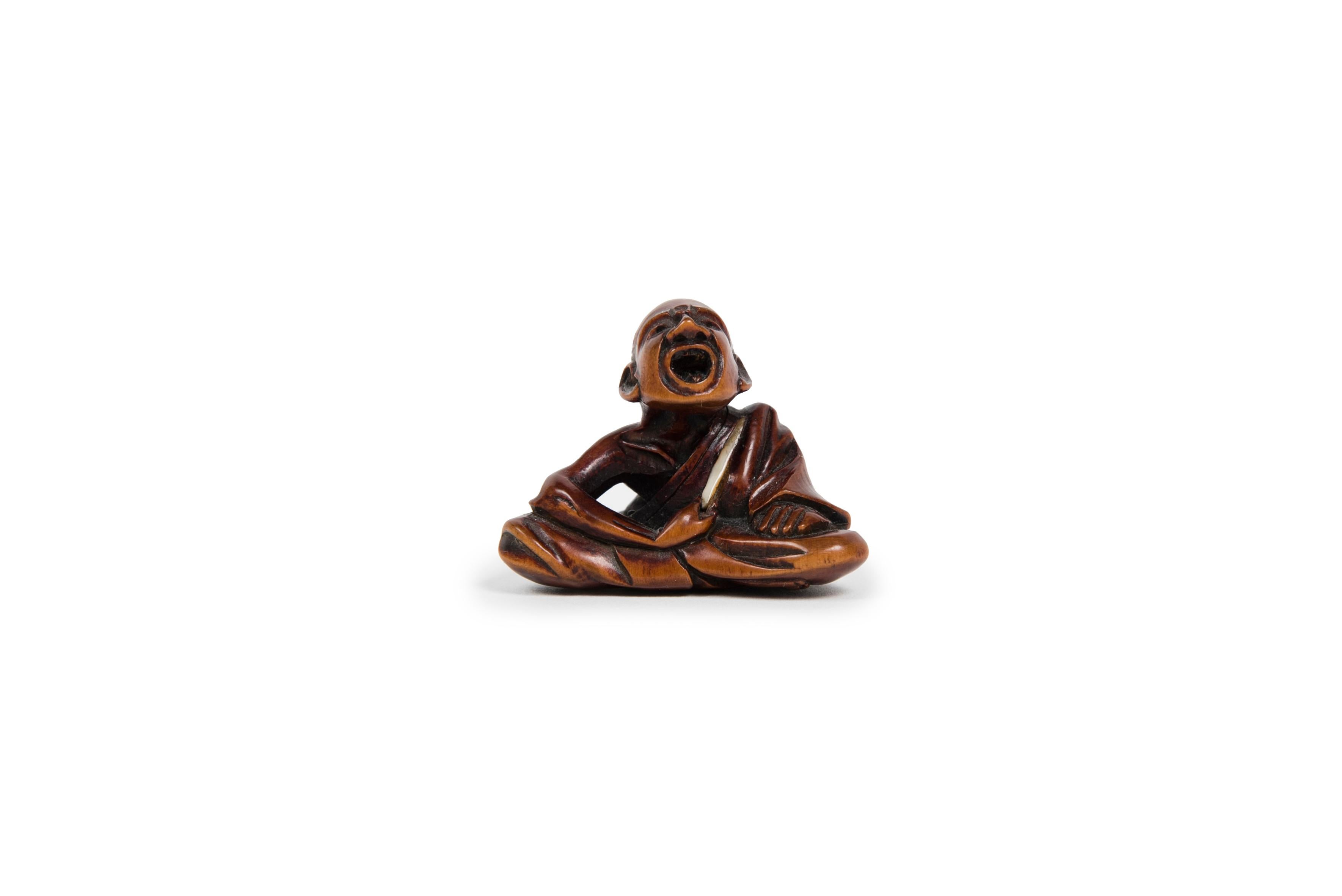 Edo Japanese Professional sneezer Boxwood Netsuke For Sale