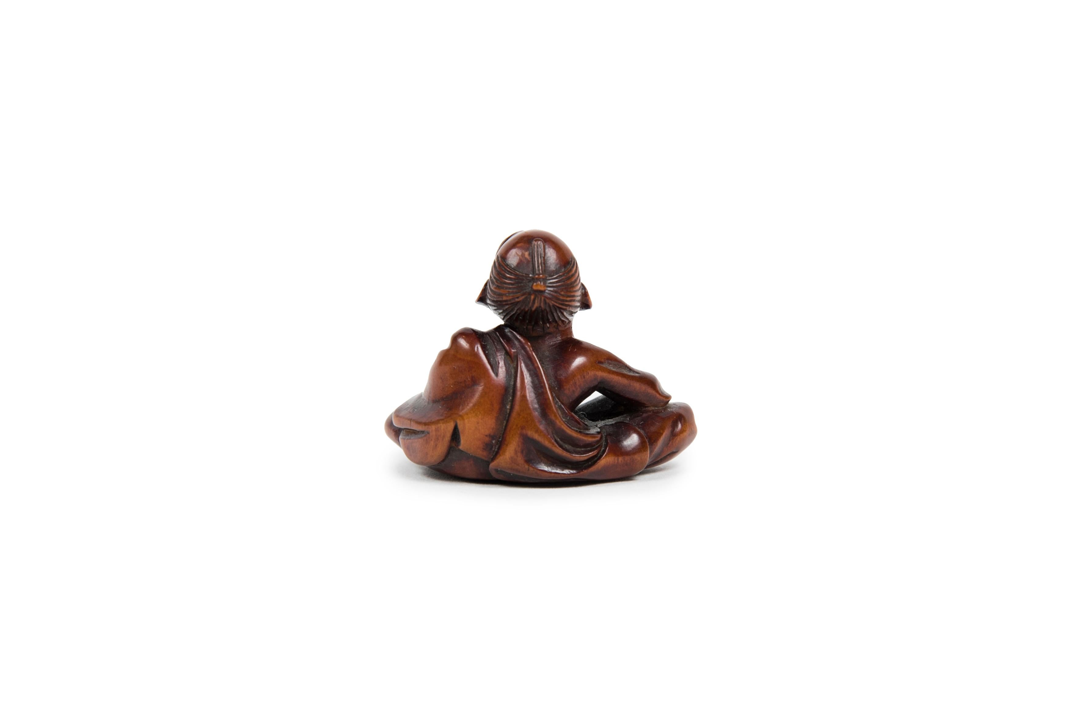 18th Century Japanese Professional sneezer Boxwood Netsuke For Sale