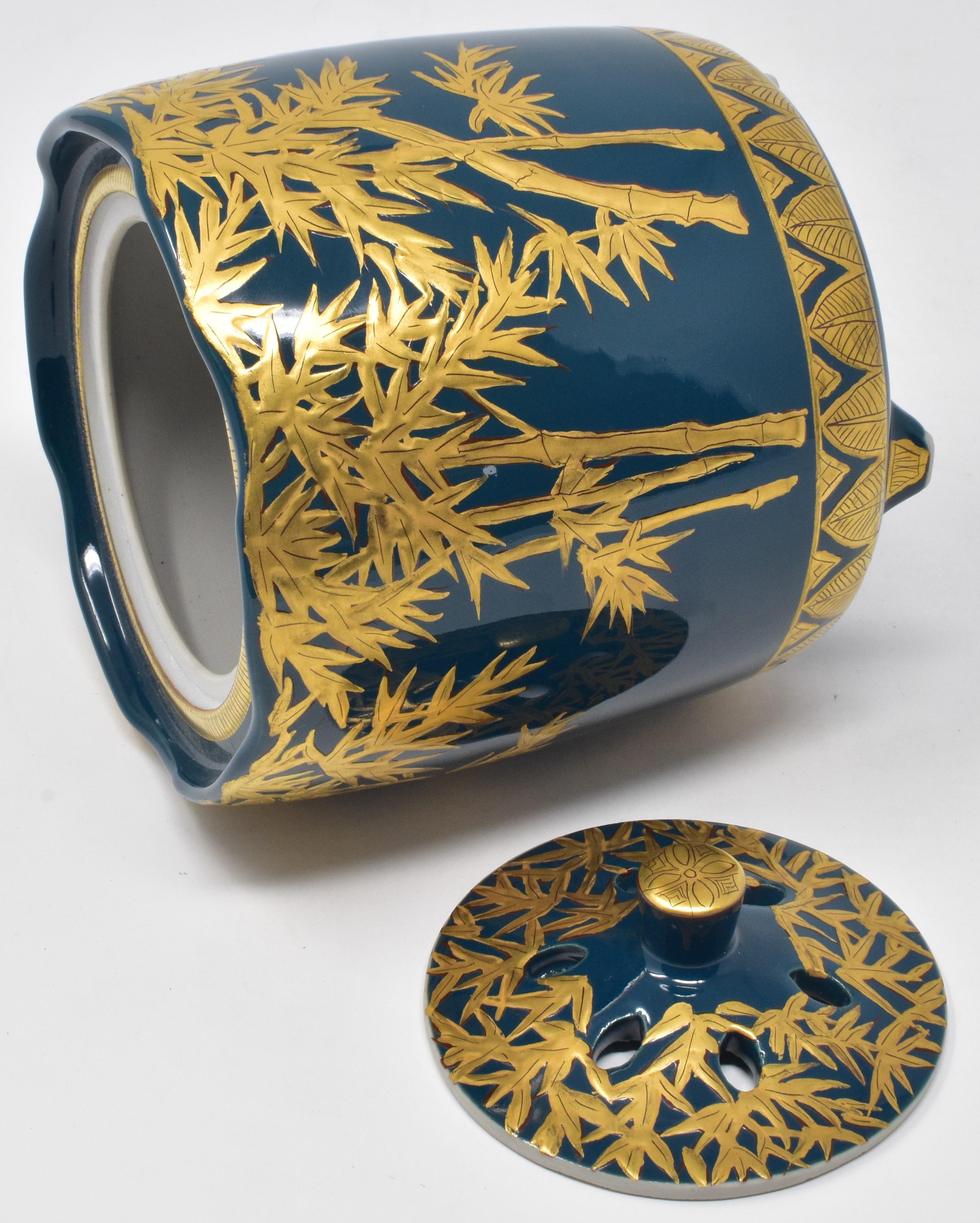 Japanese Blue Pure Gold Porcelain Incense Burner In New Condition In Takarazuka, JP