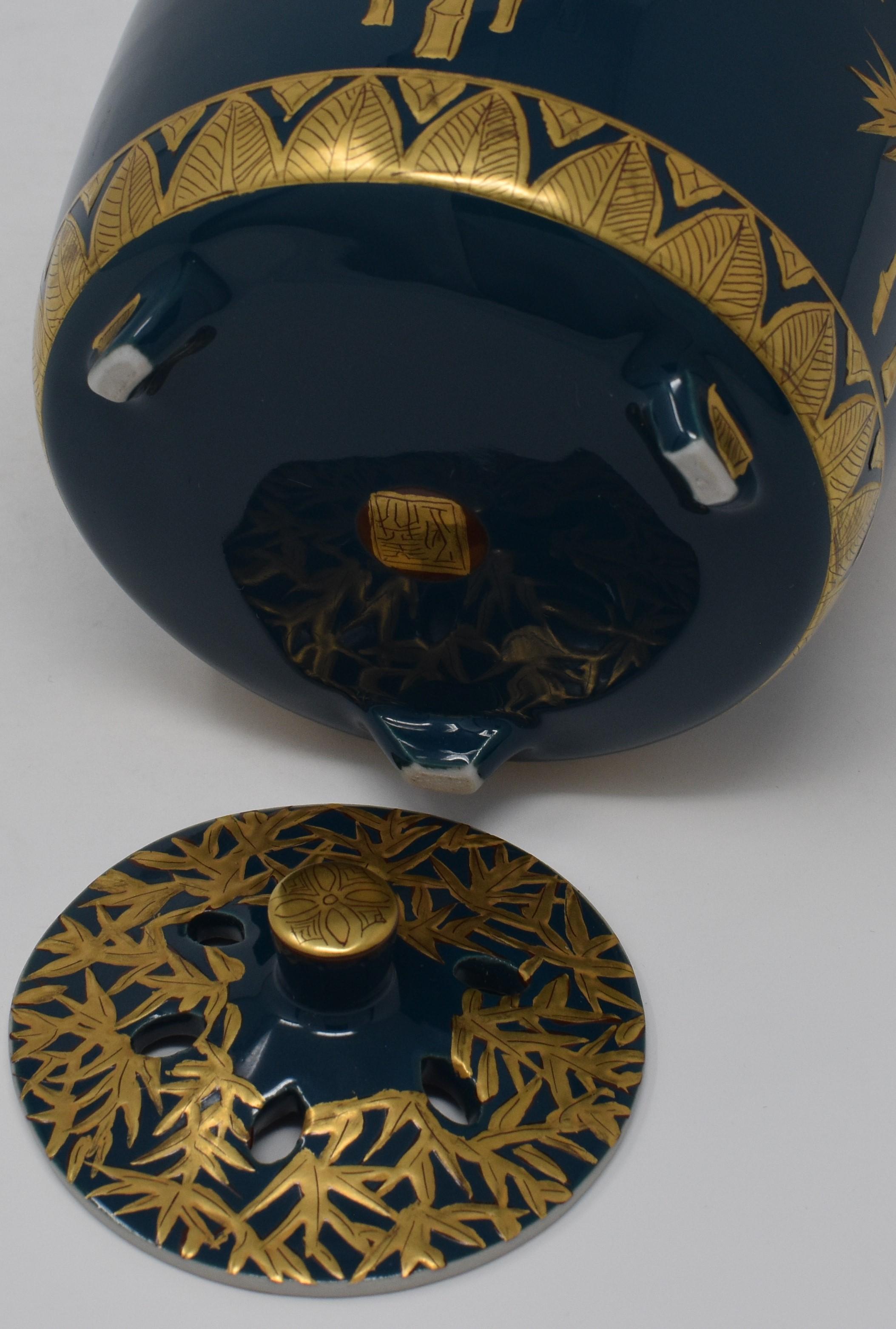 Japanese Blue Pure Gold Porcelain Incense Burner 1