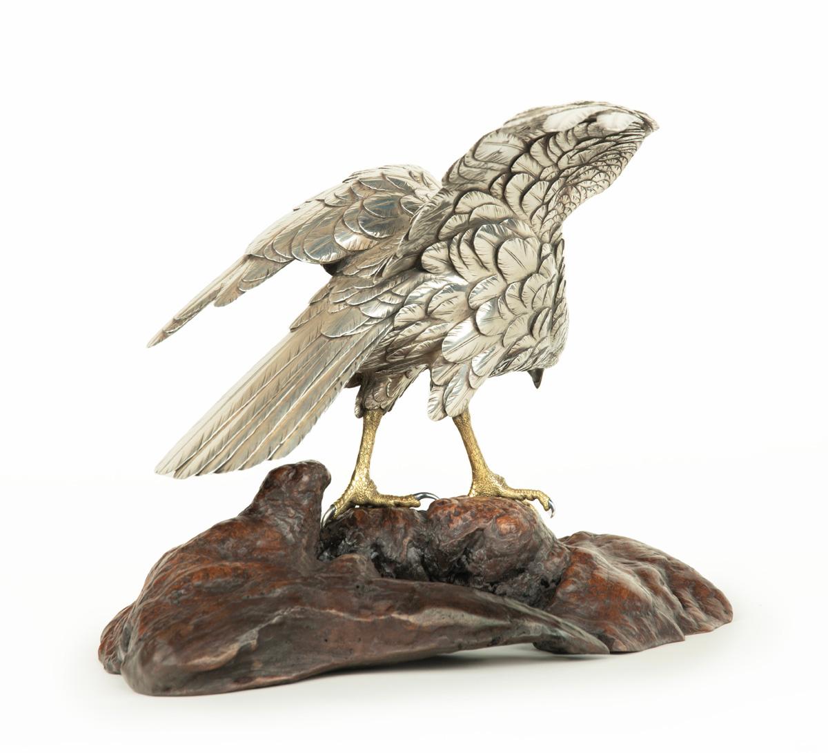 XIXe siècle Okimono de faucon en argent pur japonais - Musashiya Company (Ozeki) en vente