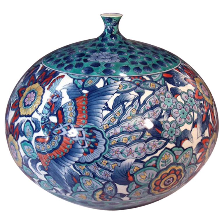 Vase japonais en porcelaine violet, bleu et vert par un maître artiste contemporain en vente