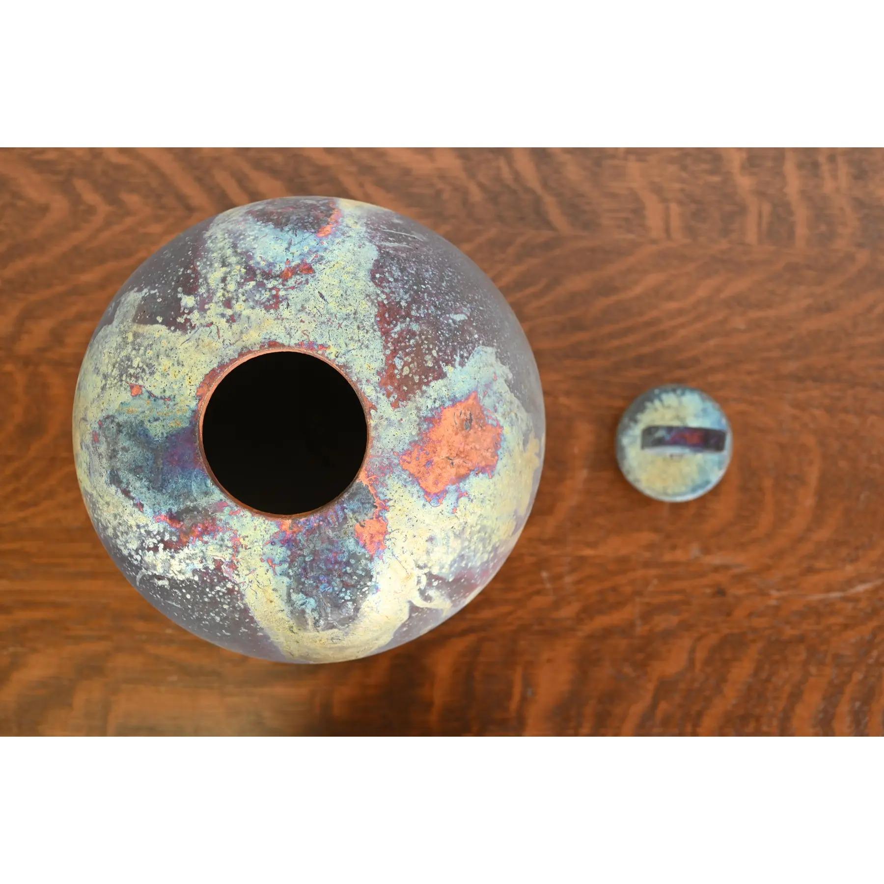 20ième siècle Poterie japonaise Raku Arts & Crafts poterie d'art céramique émaillée à couvercle en vente