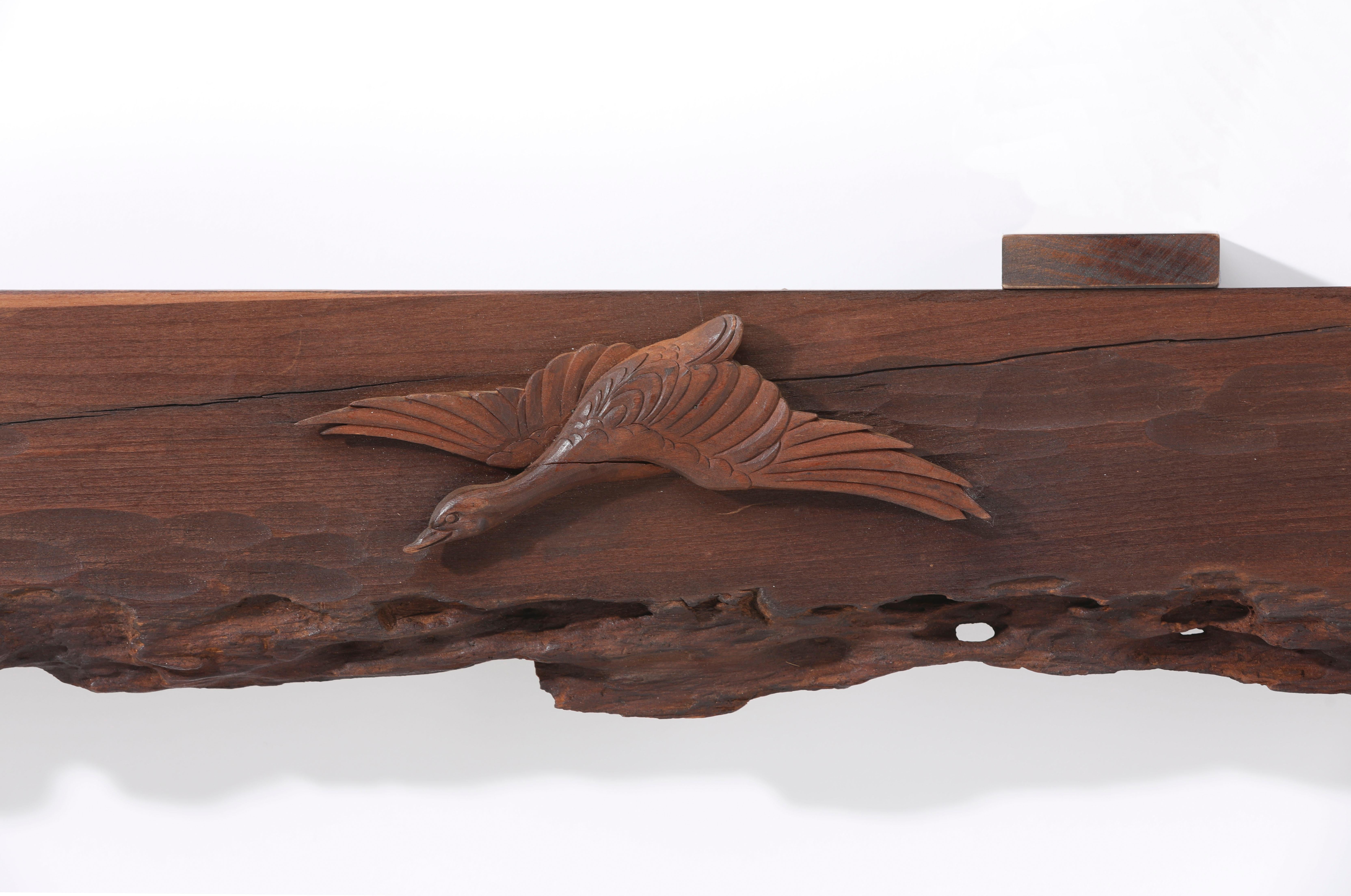 Japanische Ranma-Holzschnitzerei mit „Vogel im Flug“ und „Long Blades of Grass“ (19. Jahrhundert) im Angebot