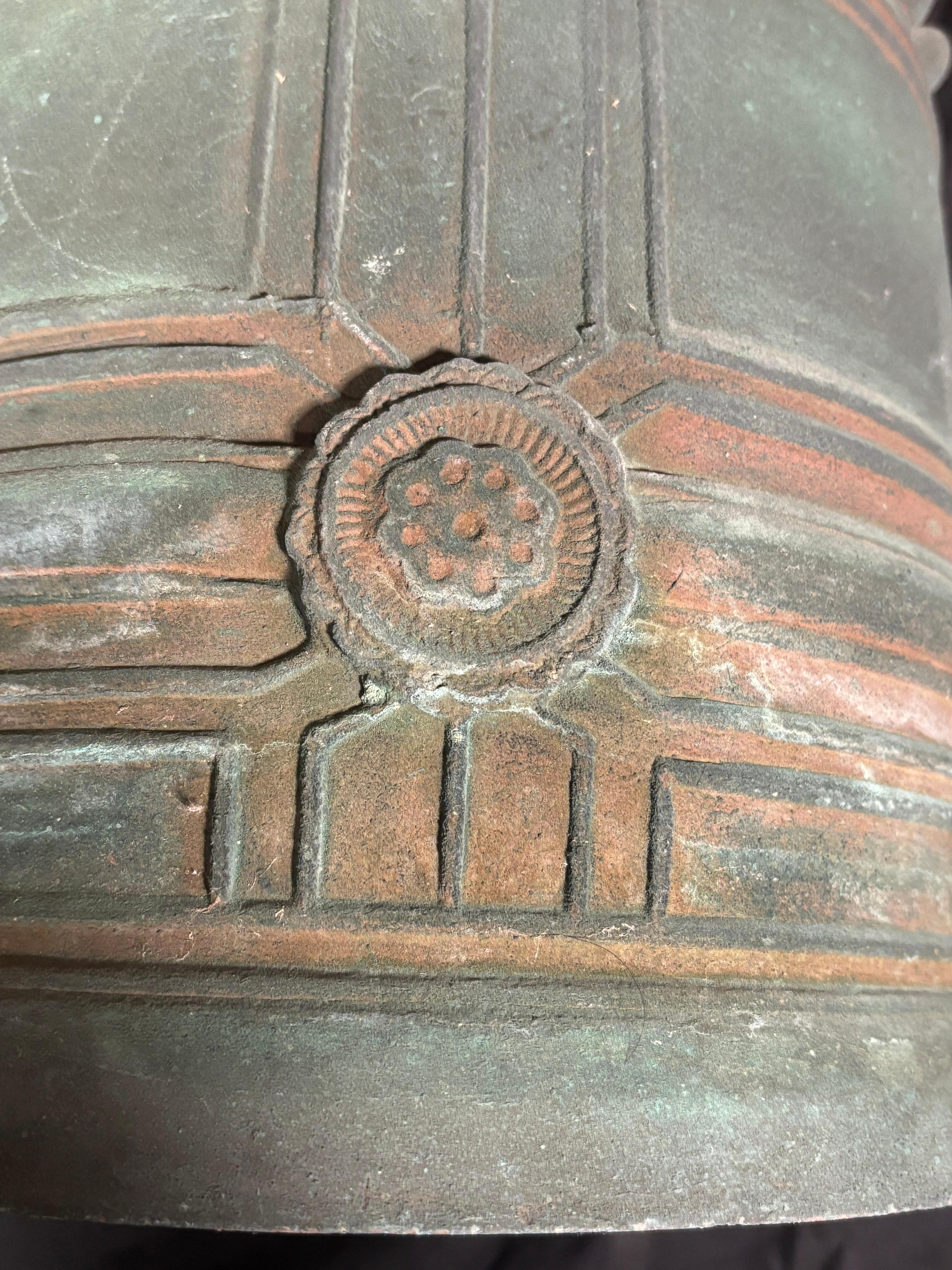 Cloche à feu japonaise en bronze antique du 19e siècle - Héritage familial unique en vente 2