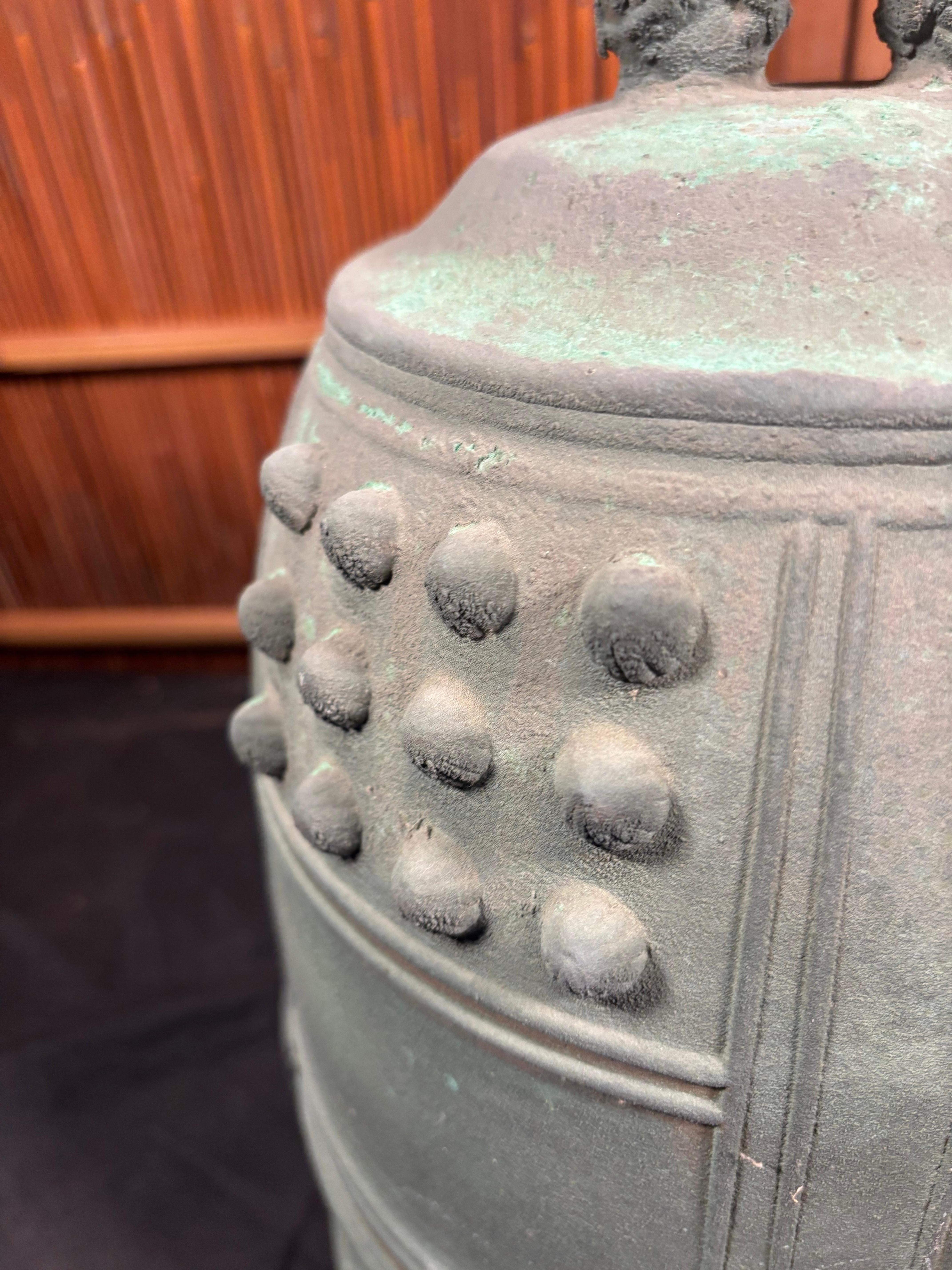 Cloche à feu japonaise en bronze antique du 19e siècle - Héritage familial unique en vente 4
