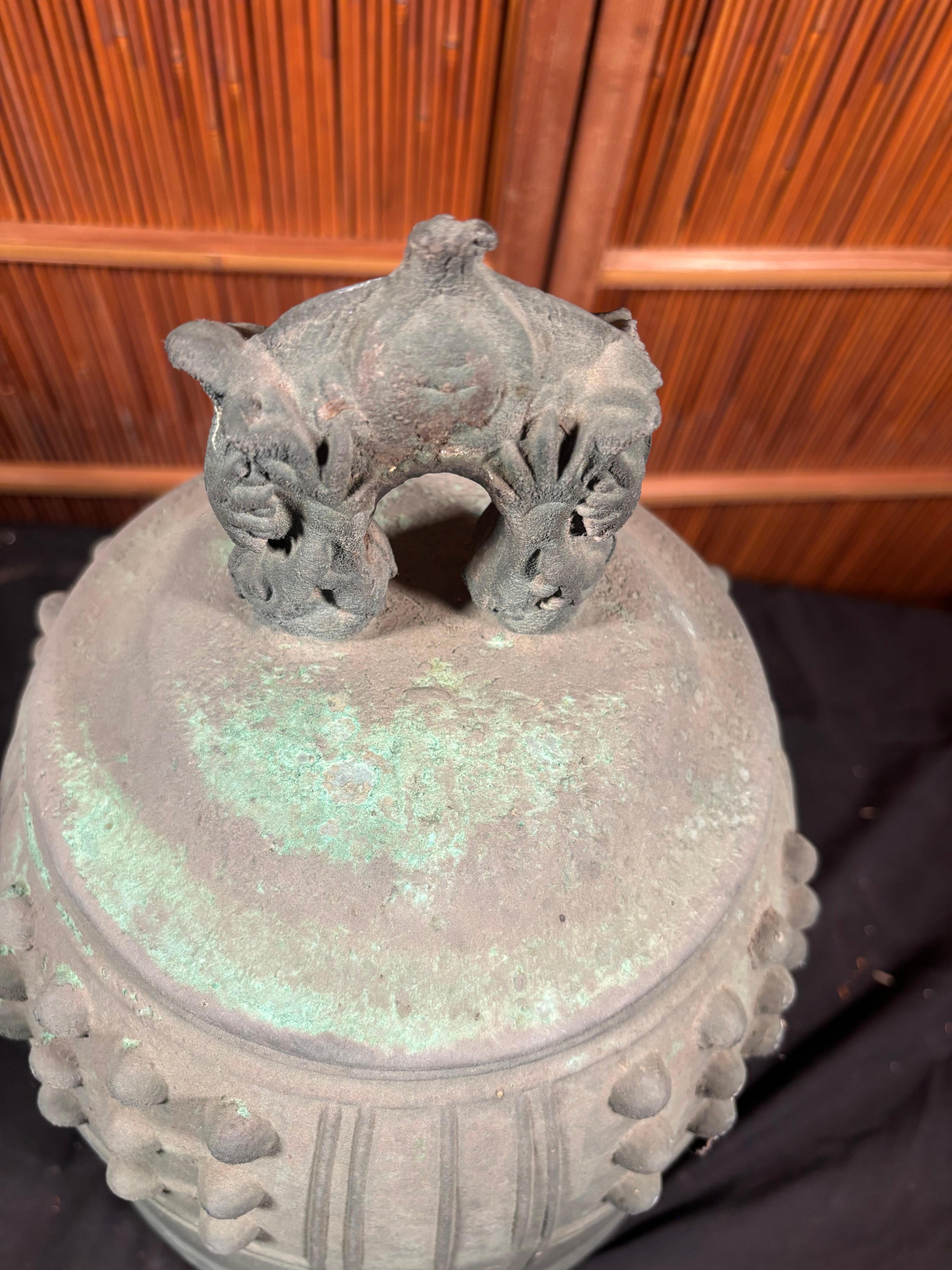 XIXe siècle Cloche à feu japonaise en bronze antique du 19e siècle - Héritage familial unique en vente