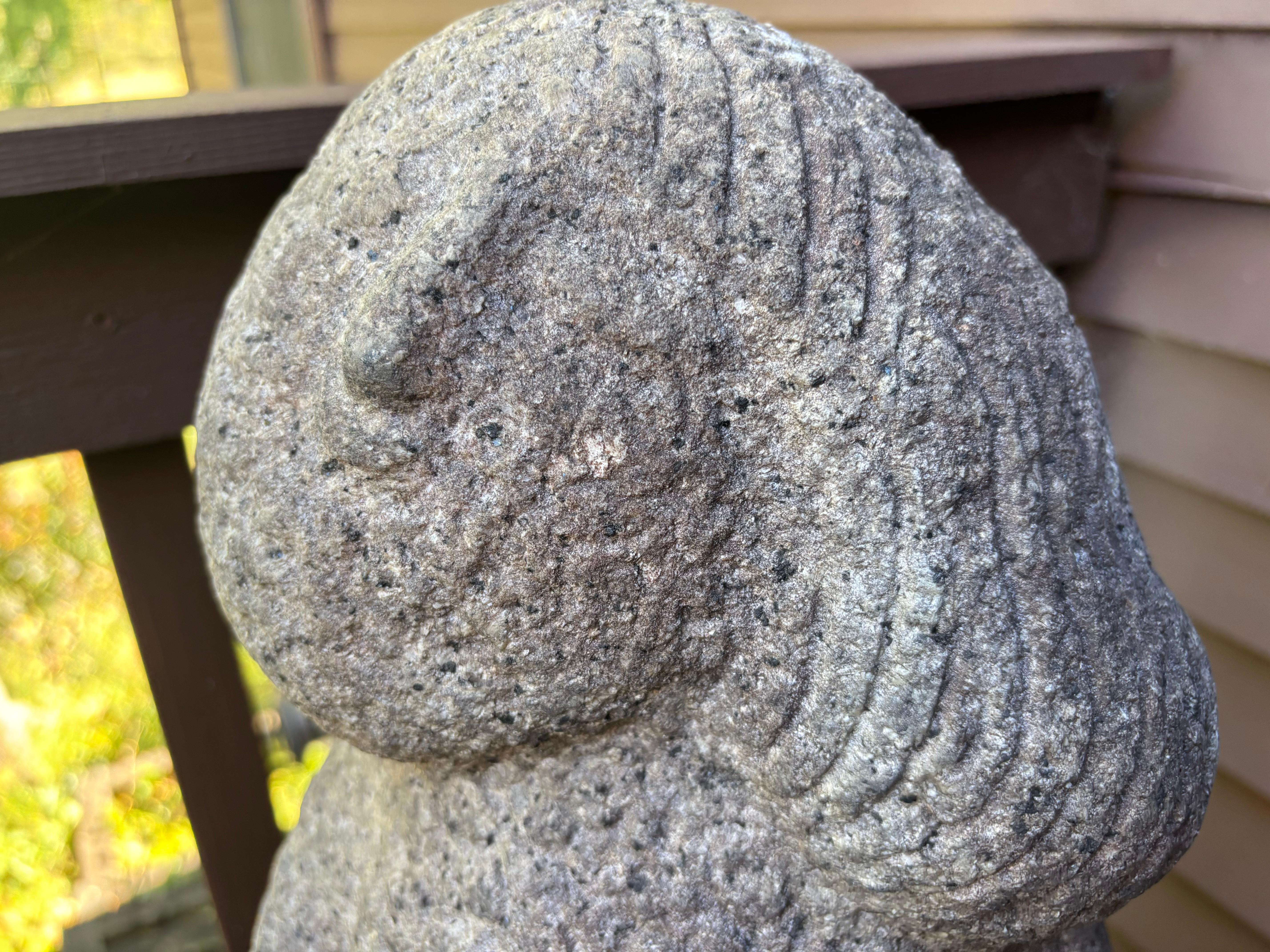 Sculpté à la main Rare Japonais Serein Pierre sculptée Shinto Riz Prospérité Déesse , 19e siècle en vente