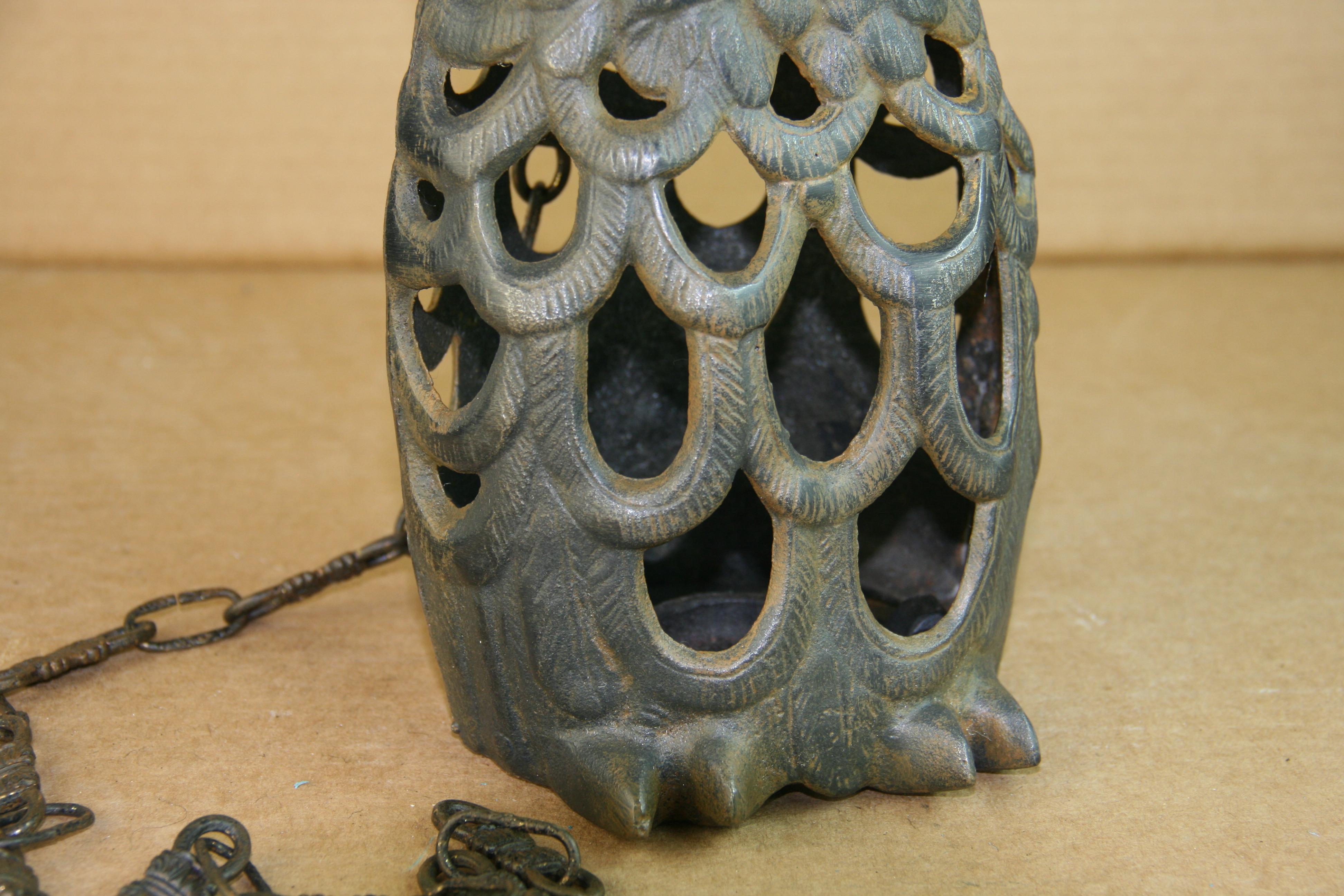 Japanese Rare Oversized Owl Garden Candle Lantern with Antique Chain In Good Condition For Sale In Douglas Manor, NY