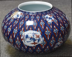 Zeitgenössische japanische Vase aus blauem, rotem und weißem Porzellan von Meisterkünstler, 3