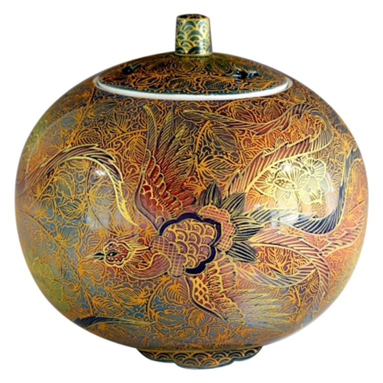 Vase en porcelaine doré vert japonais par un maître artiste contemporain