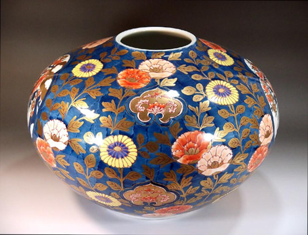 Hand-Painted Japanese Blue Gold Porcelain Vase by Contemporary Master Artist For Sale